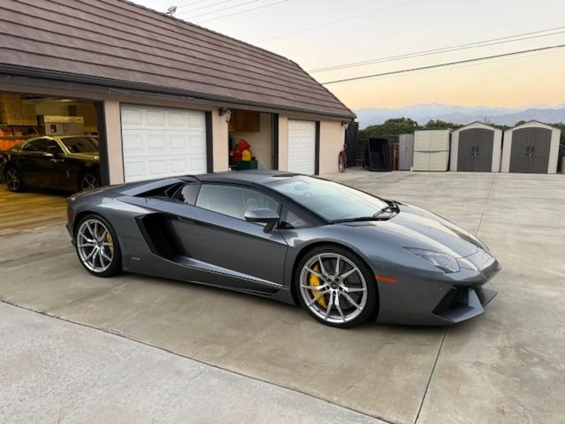 mph005_2027811356_Used_2014_Lamborghini_Aventador_LP_700_4_1764027366_e8adc39d6e