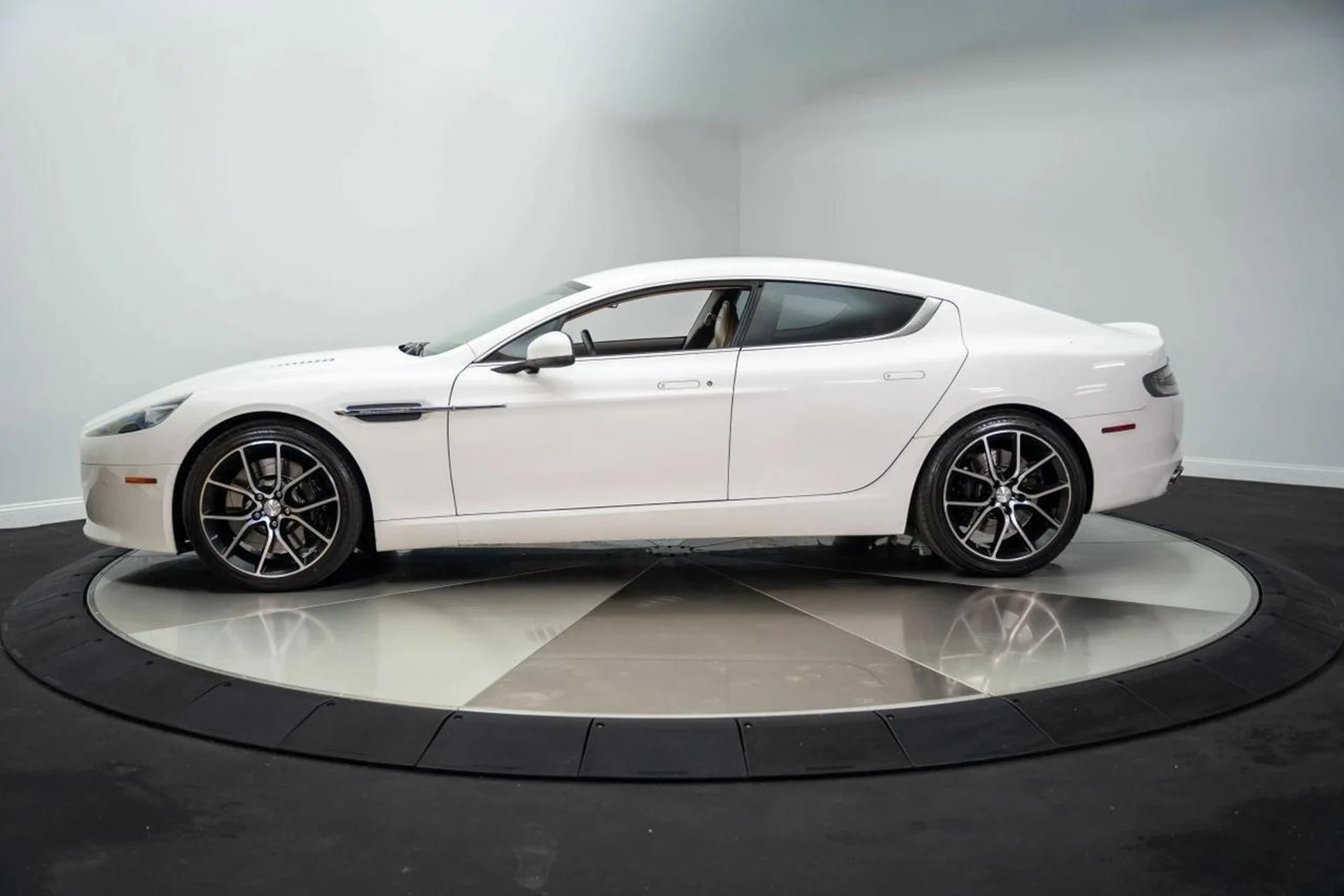 mph005_2028114358_4b370cdd11264b9348115b3b86cfd236_c052ad59a4