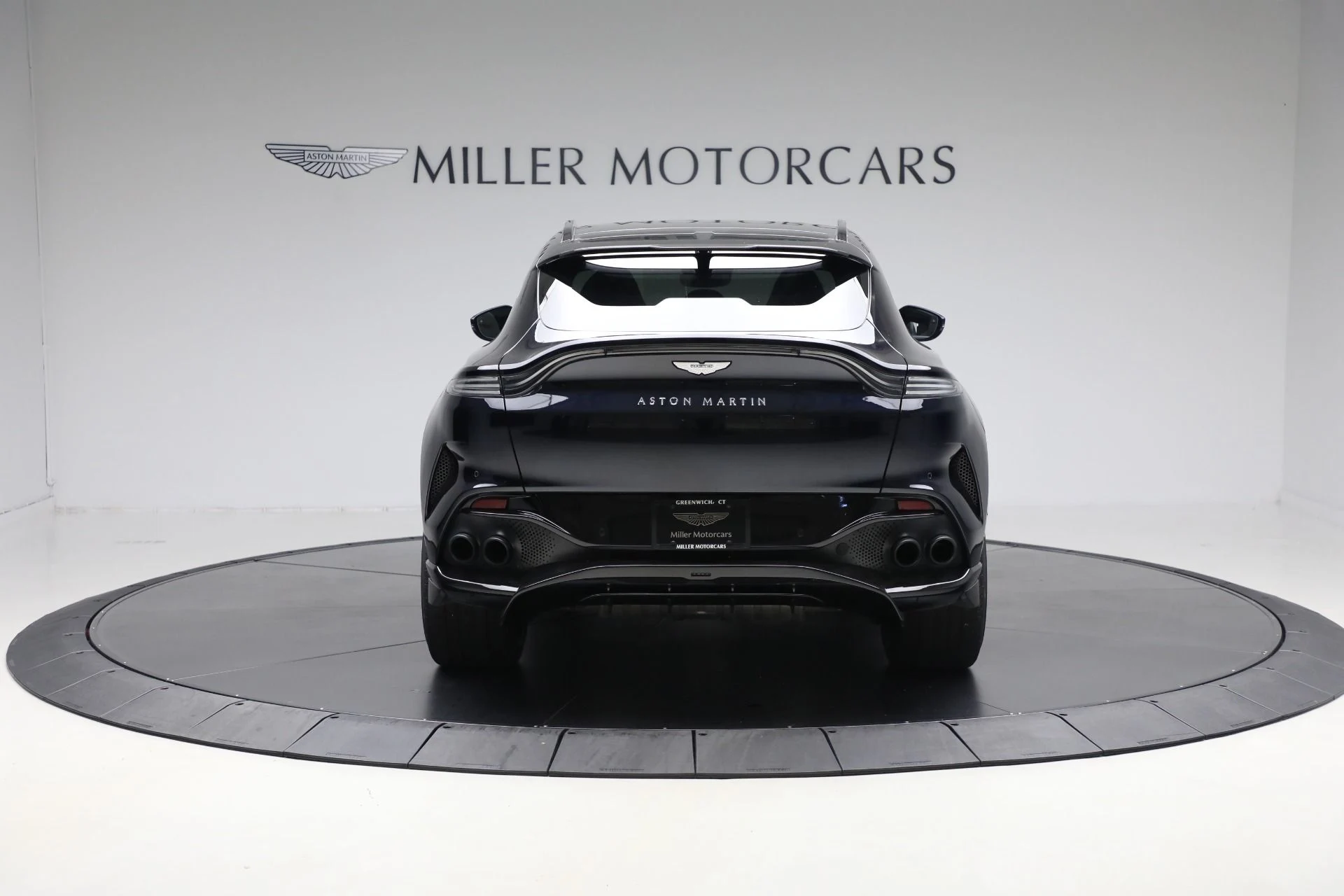 mph005_2029441421_Used_2023_Aston_Martin_DBX_707_8fbfd3078c
