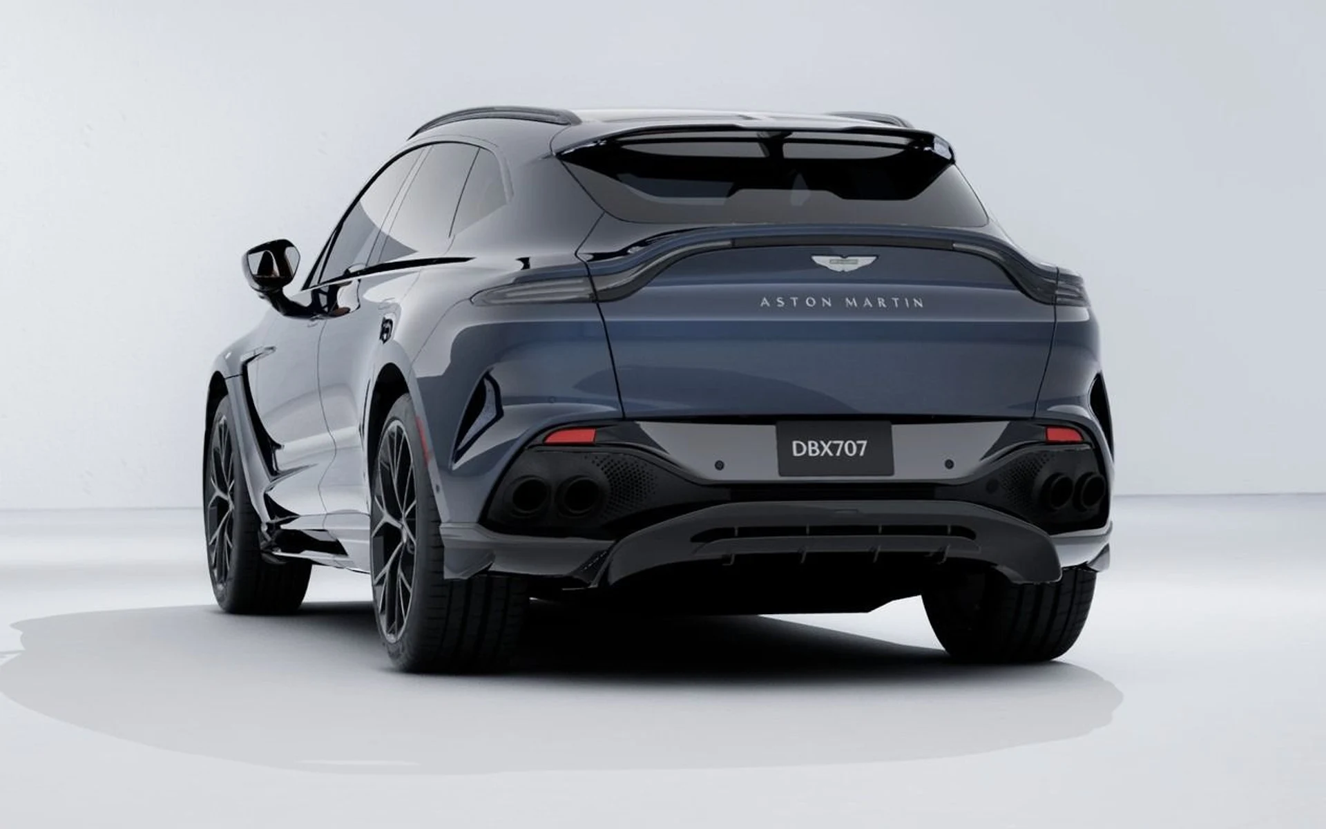mph005_2030016299_New_2026_Aston_Martin_DBX_707_1764708362_e13ce8df1f