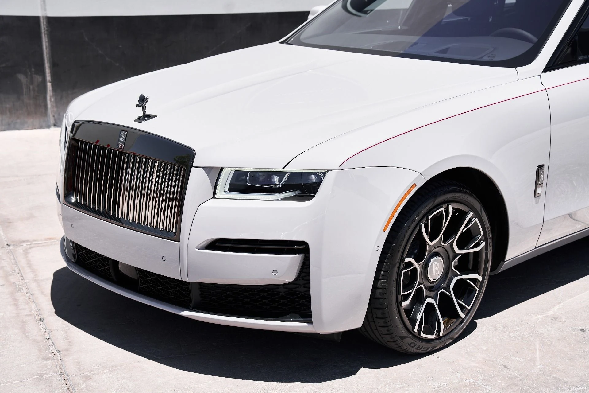 mph005_2030460985_Used_2024_Rolls_Royce_Ghost_Base_1750545523_a6923fb592