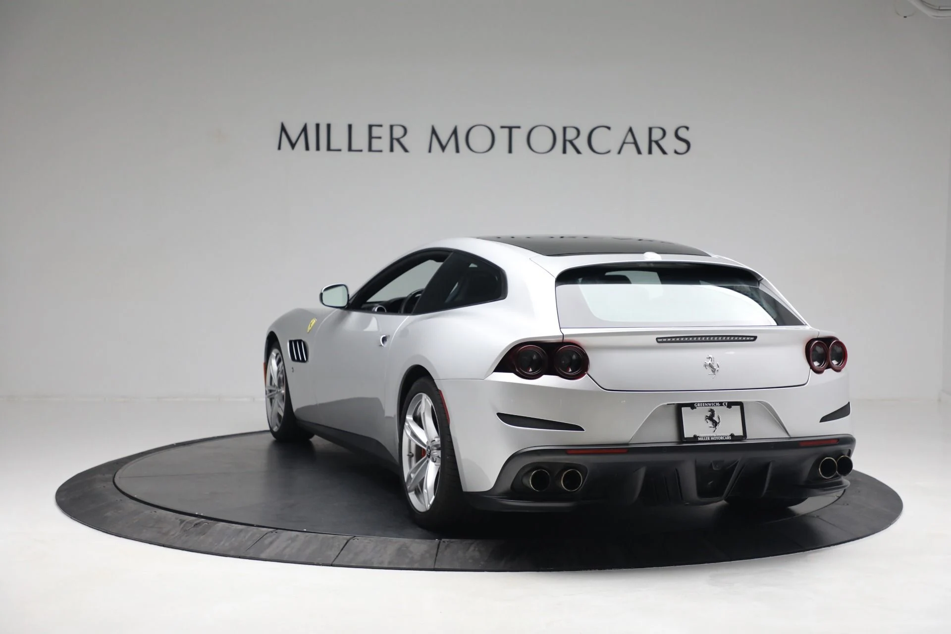 mph005_2032037664_Used_2017_Ferrari_GTC_4_Lusso_793e9b9a71