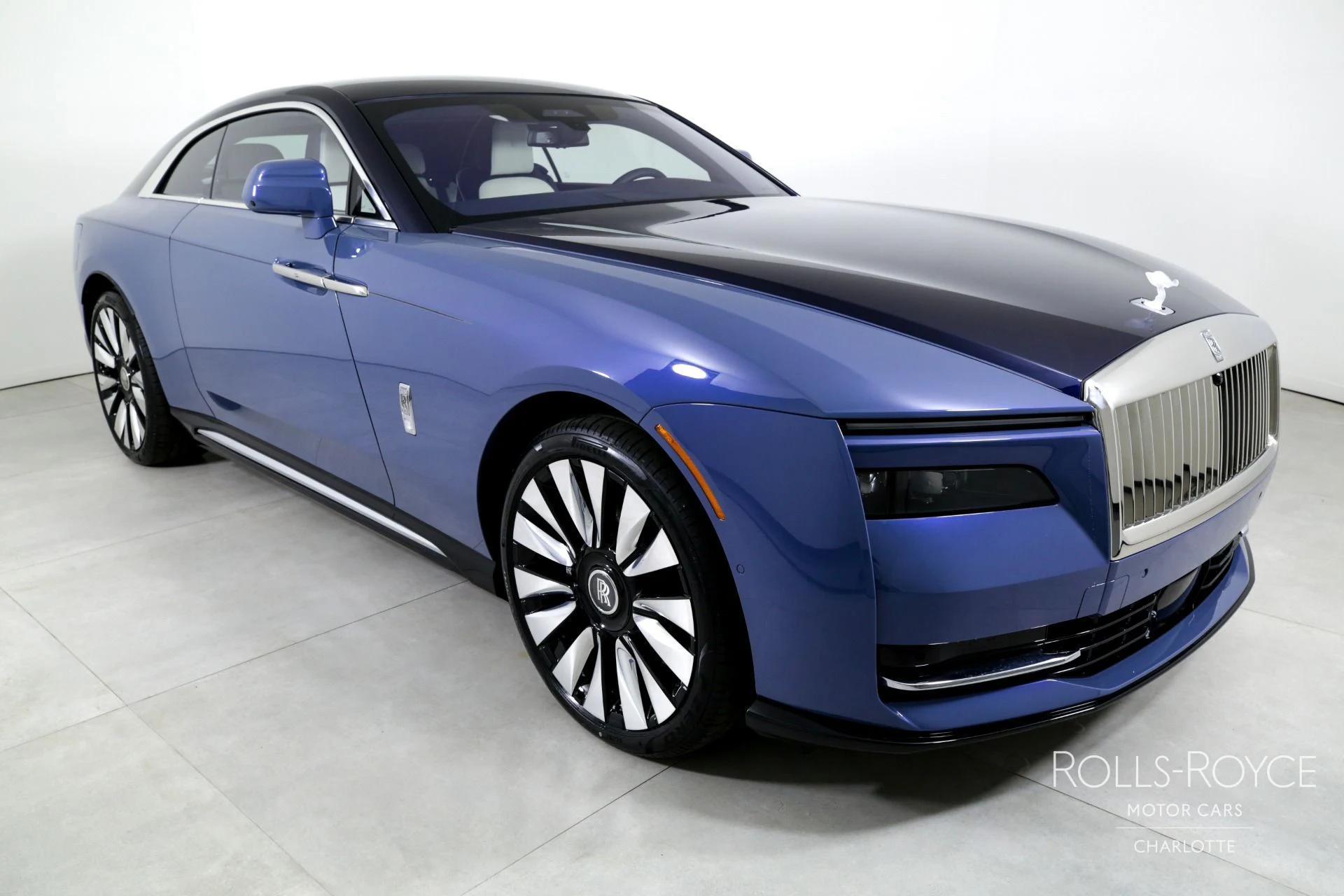 mph005_2035773409_Used_2024_Rolls_Royce_Spectre_1714171108_54b77f1900