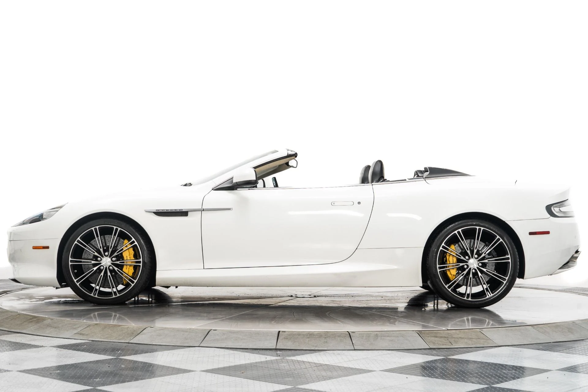 mph005_2038881016_Used_2014_Aston_Martin_DB_9_Volante_1756220918_595124a87d