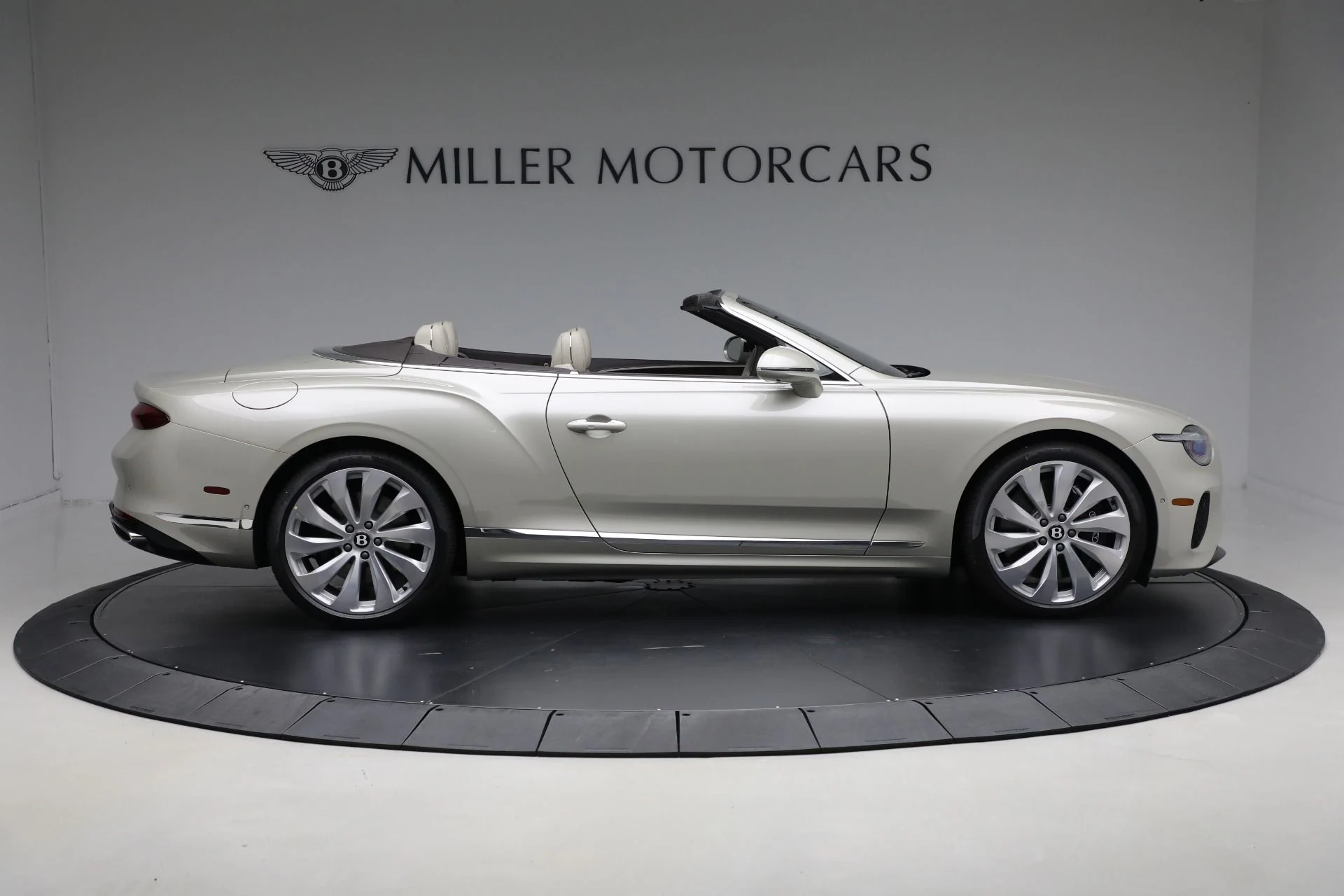 mph005_2042788285_New_2026_Bentley_Continental_GTC_39062142b3