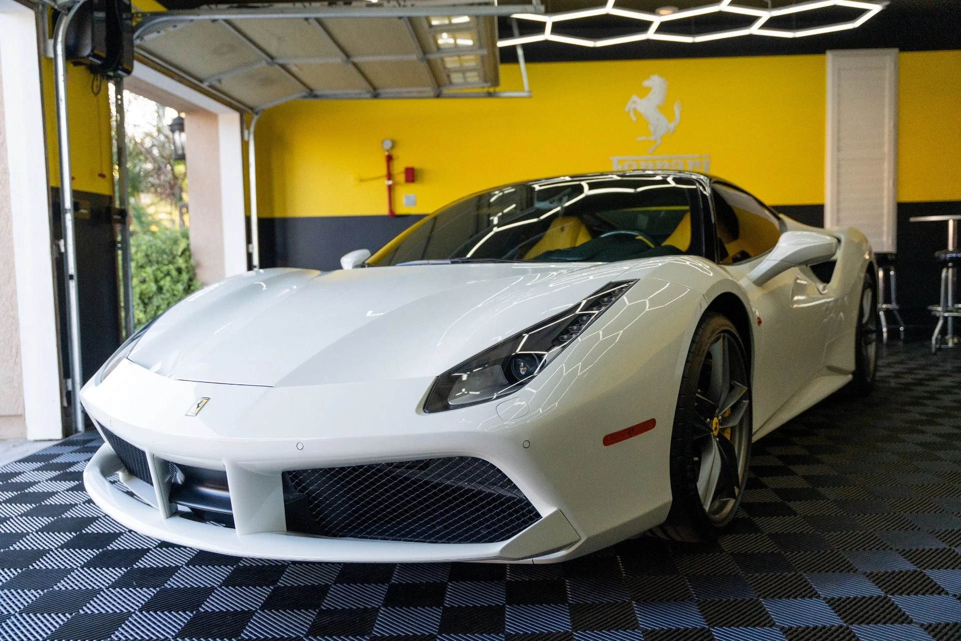 mph005_20471843_Used_2016_Ferrari_488_GTB_1792438951_eb7820742b