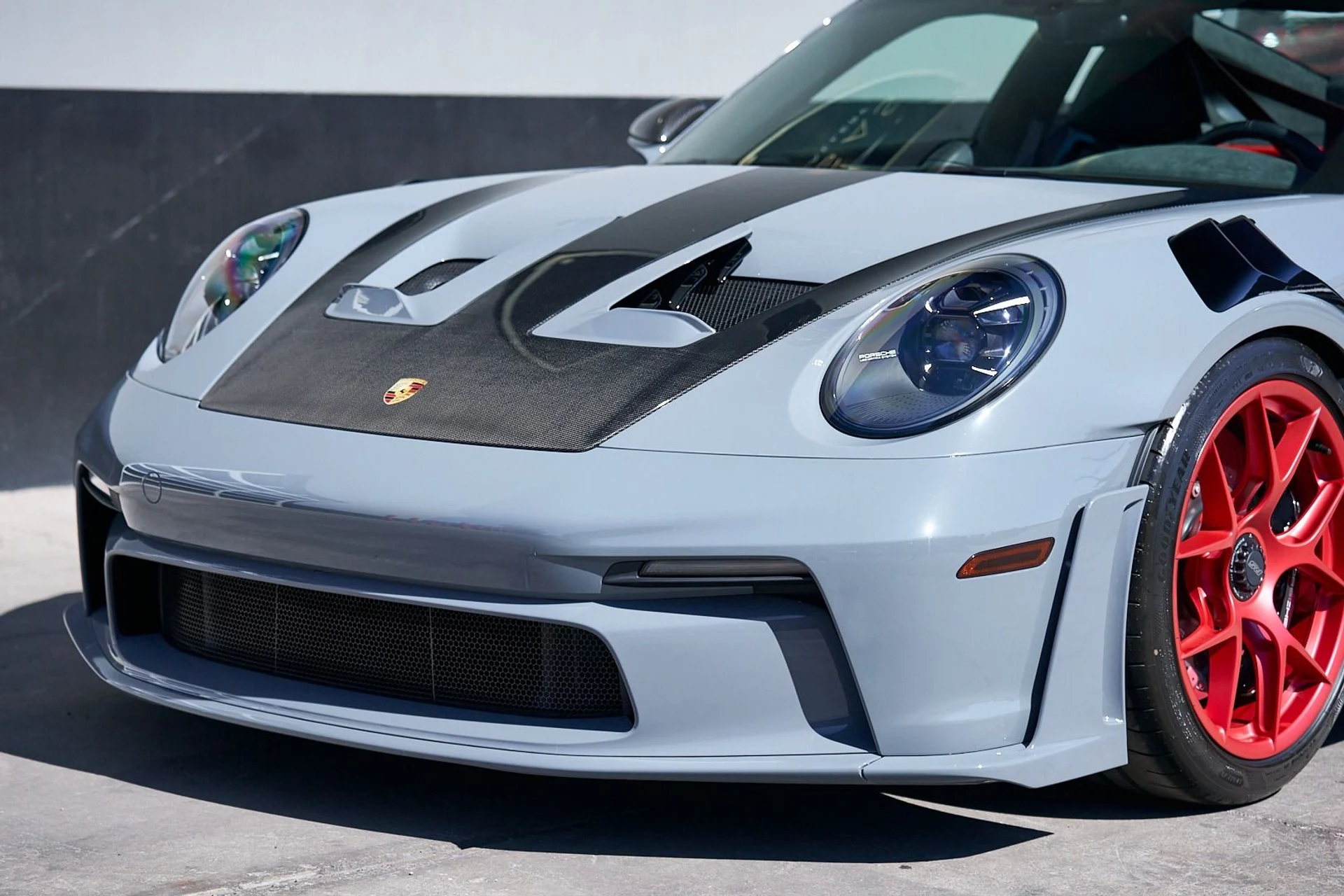 mph005_2048619410_Used_2024_Porsche_911_GT_3_RS_1745955134_ecae7e84a5