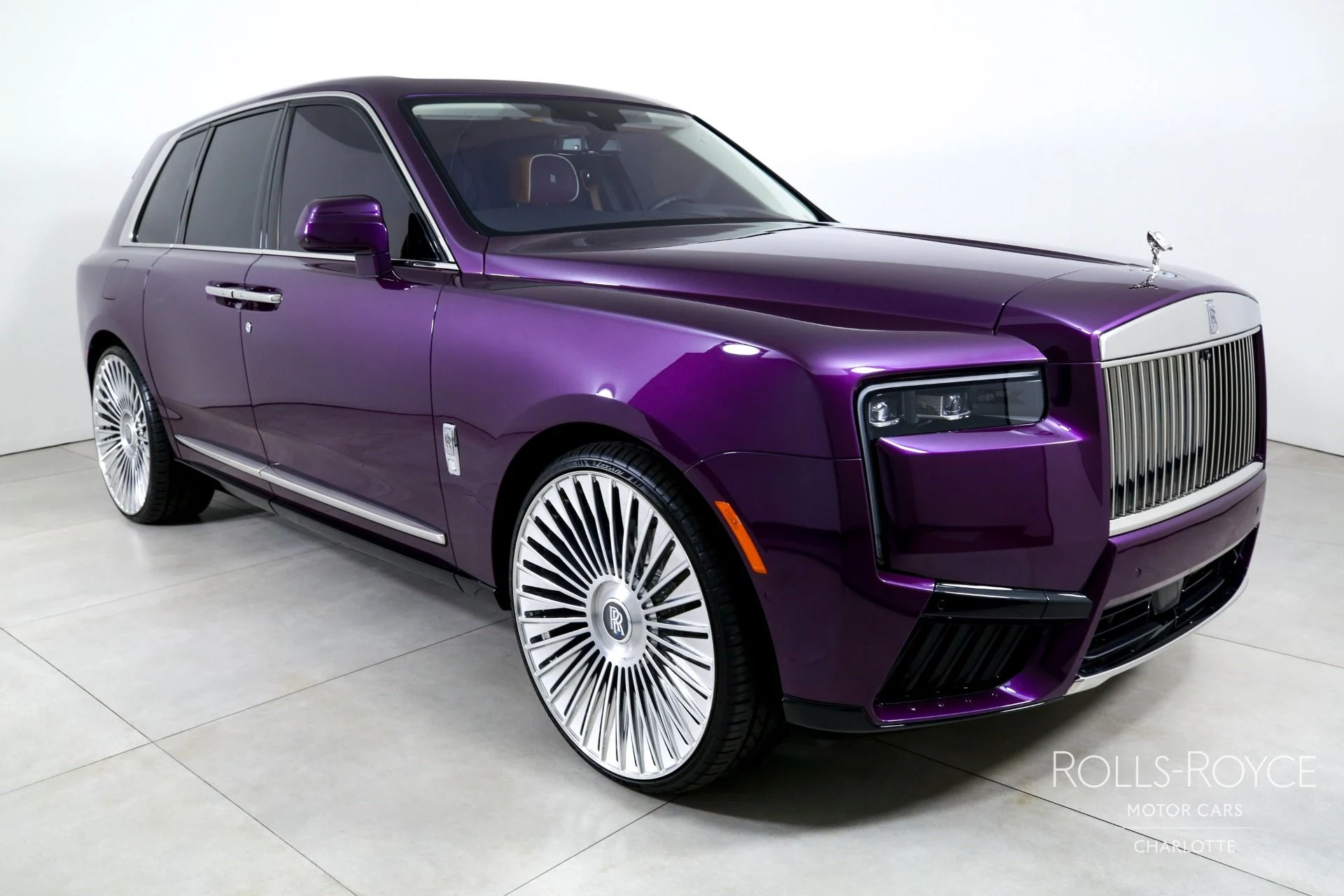 mph005_20571598_Used_2025_Rolls_Royce_Cullinan_1751556897_e156bcdb6e