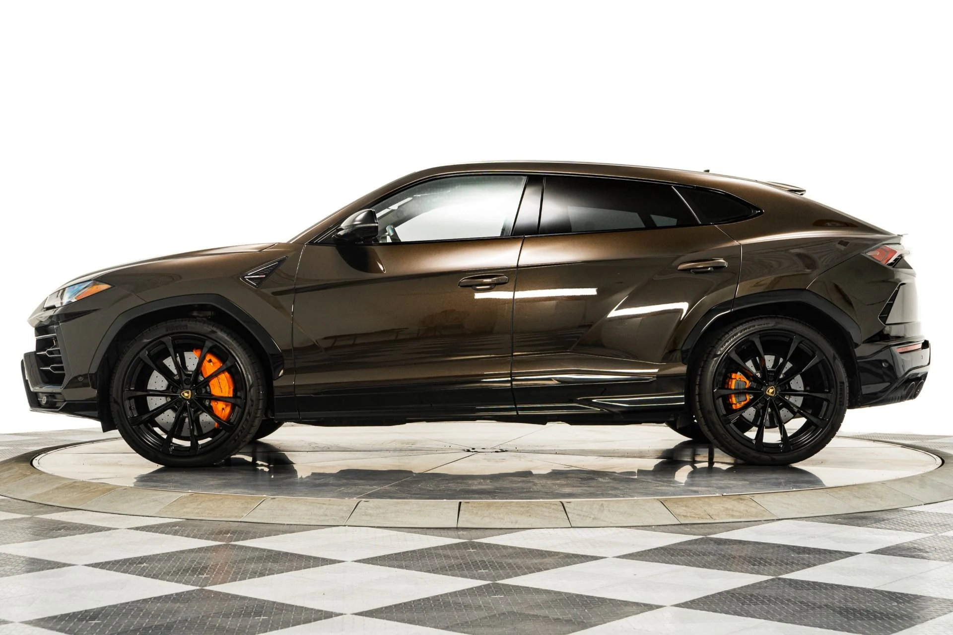mph005_2069012572_Used_2022_Lamborghini_Urus_1793135043_a9aa8dc320