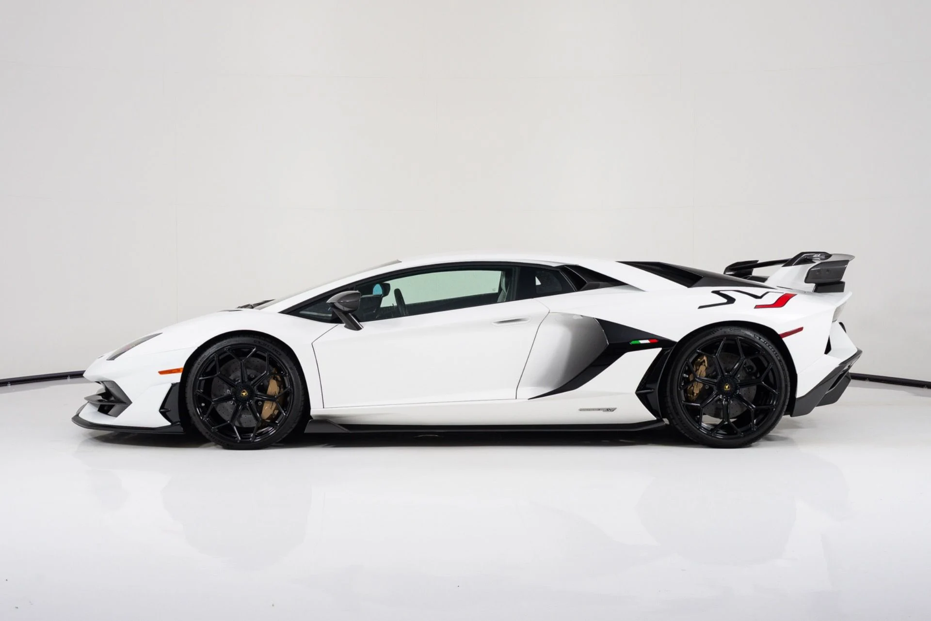 mph005_2075160190_Used_2019_Lamborghini_Aventador_SVJ_1782851531_d07616128b