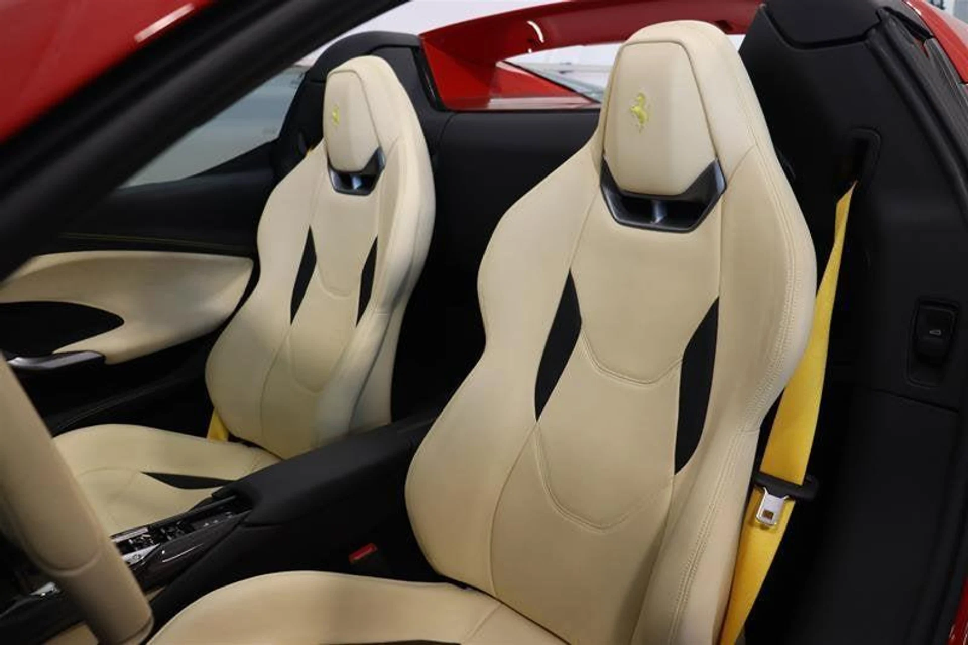mph005_2077097671_Used_2023_Ferrari_296_GTS_Base_1785931031_18fc164c1b