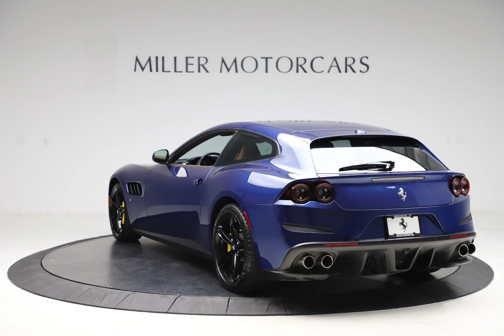 mph005_2077614179_Used_2017_Ferrari_GTC_4_Lusso_bb08383a98