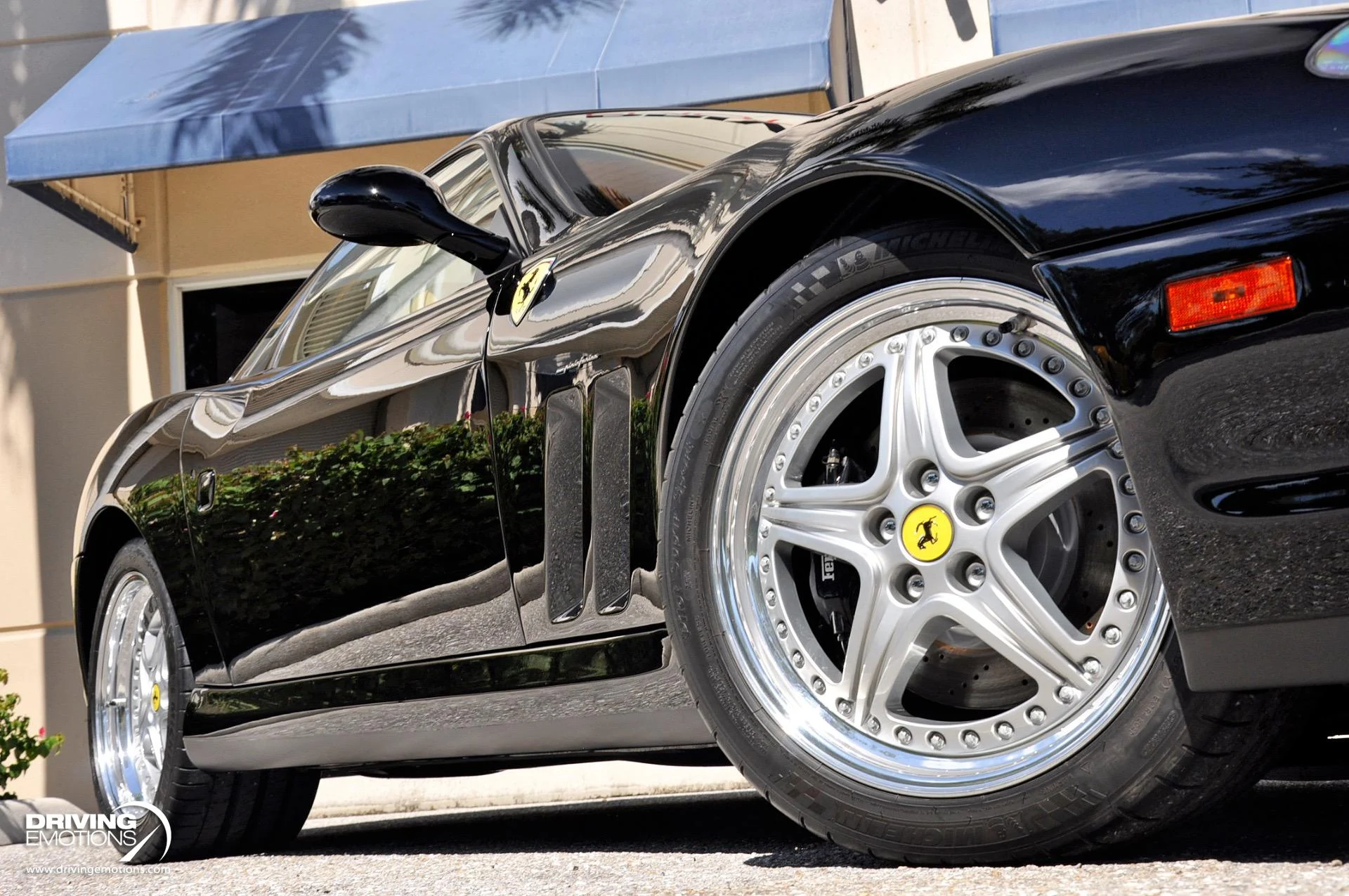 mph005_208022136_284_p6_l_0f4aa69dc2