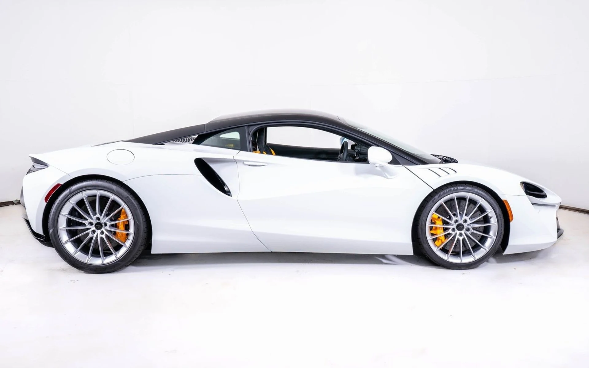 mph005_2081926862_8a46918966d4262dad3f1154e979751fx_06d14808f6