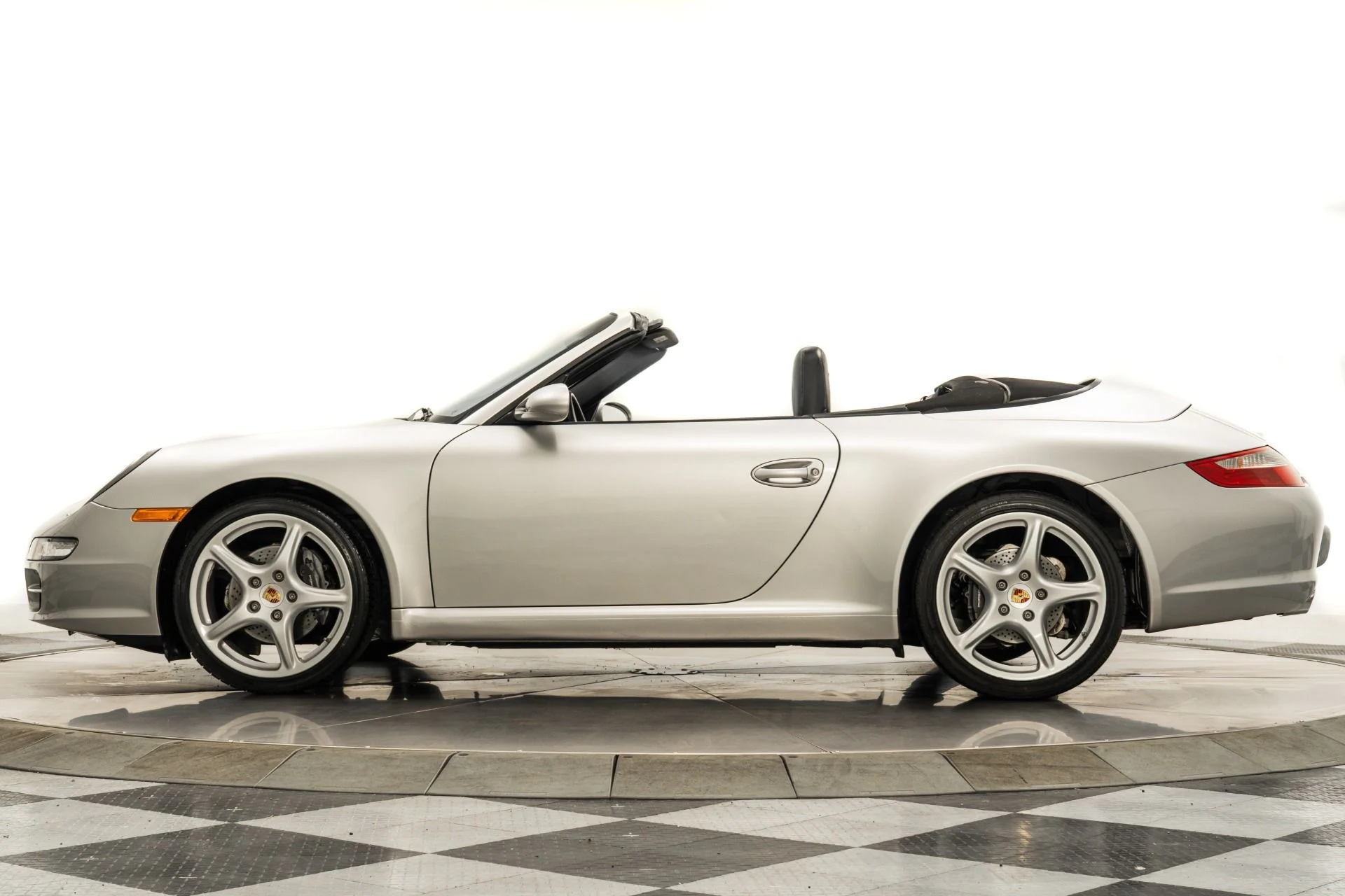mph005_2085308375_Used_2008_Porsche_911_Carrera_Cabriolet_1759786352_6b23c22b33