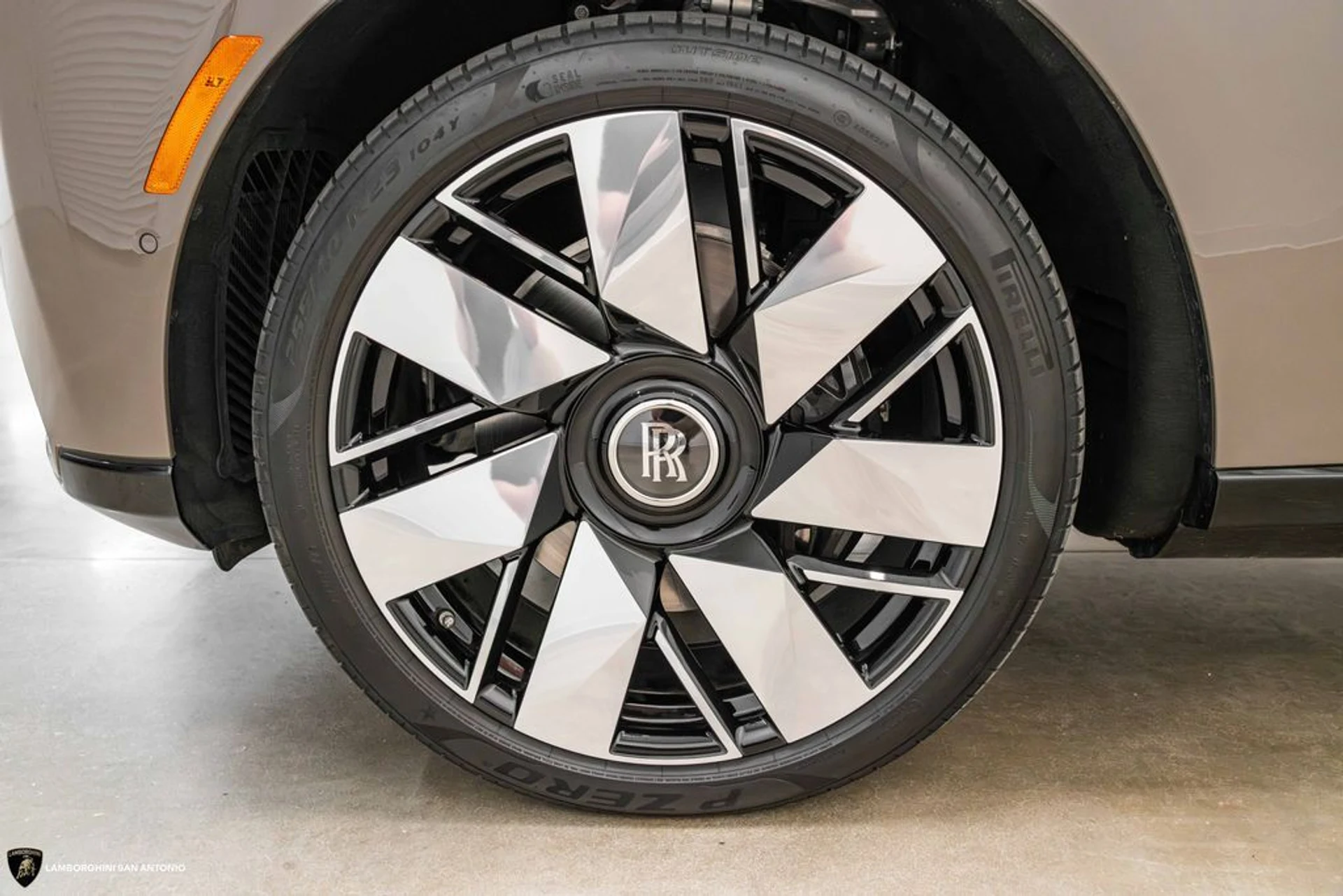 mph005_2086428744_ee3858f9136937bce57e0f763a70c022x_1dd07e23bb