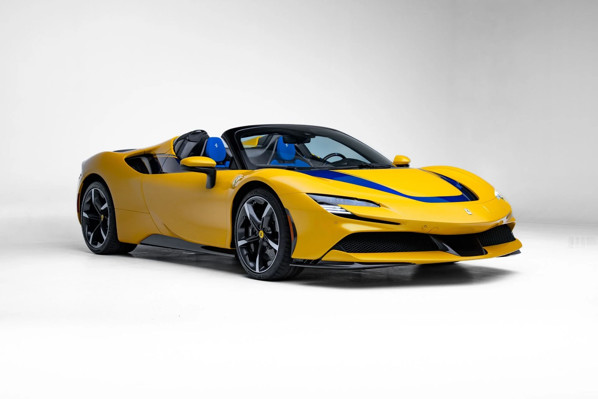 mph005_2103232361_Used_2023_Ferrari_SF_90_Spider_1773351292_edd88f25af