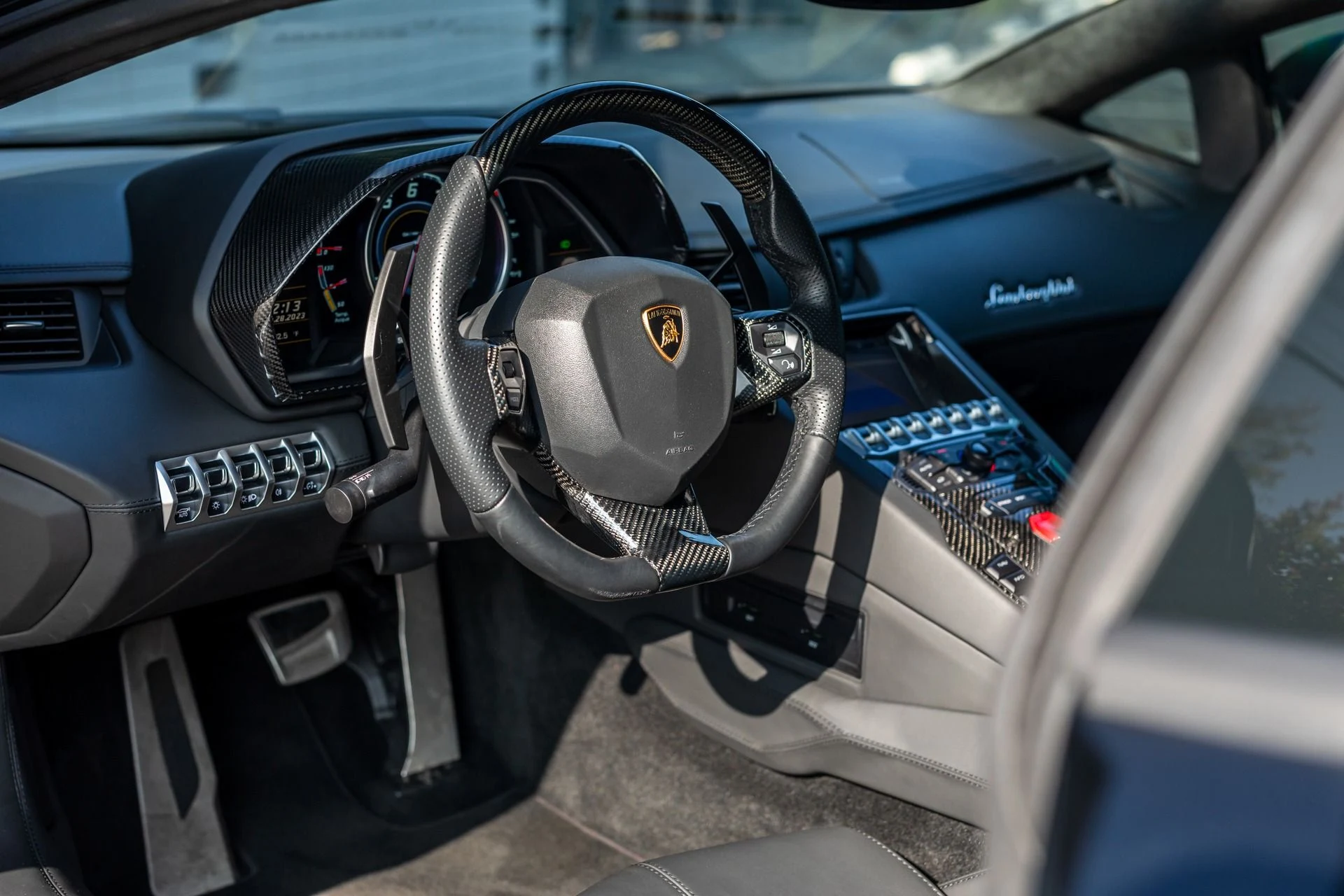 mph005_2124958712_Used_2014_Lamborghini_Aventador_LP_700_4_1776699950_0fb2206d5b