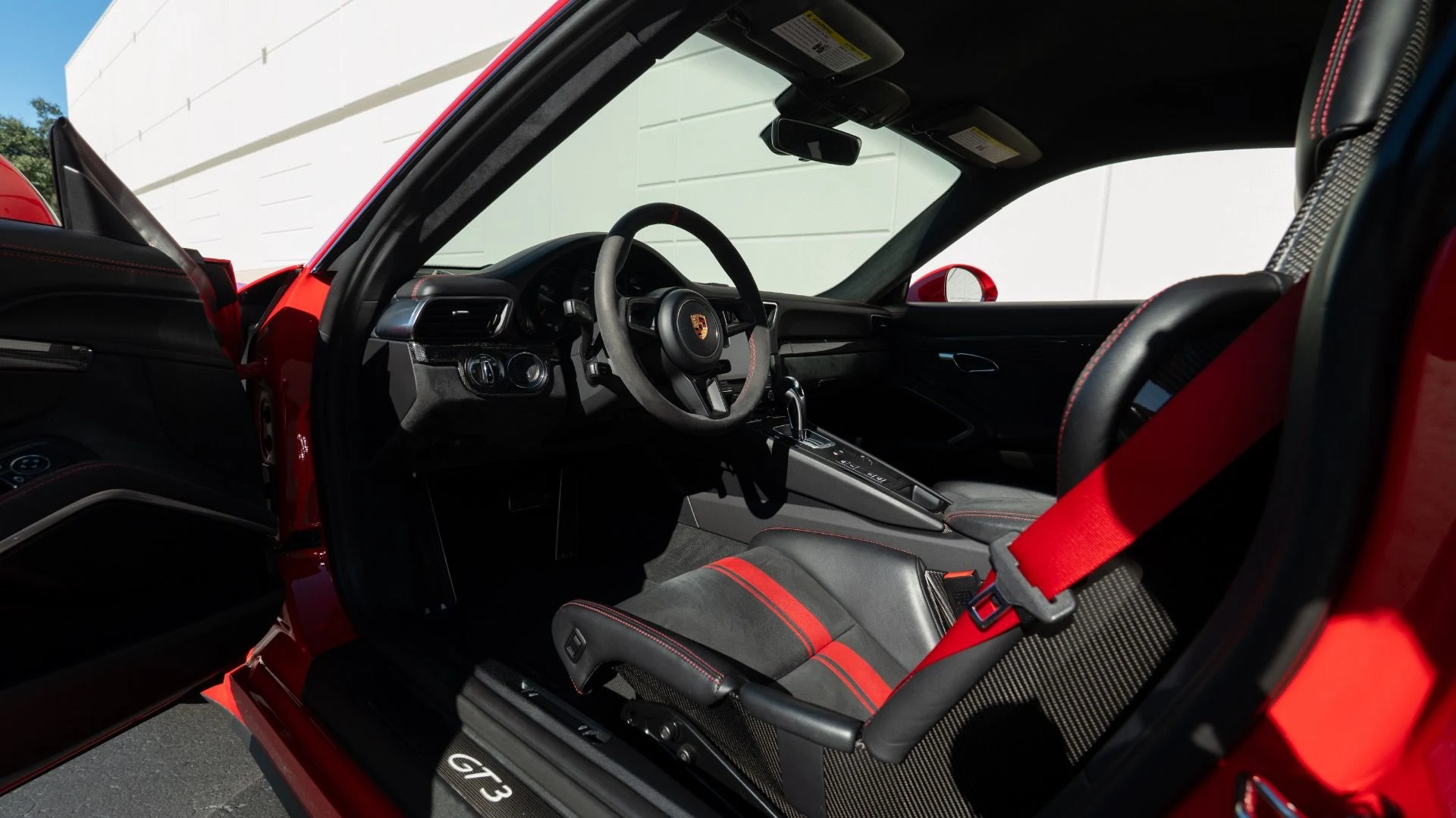 mph005_2126433879_Used_2018_Porsche_911_GT_3_1755032810_1501e9a8d8