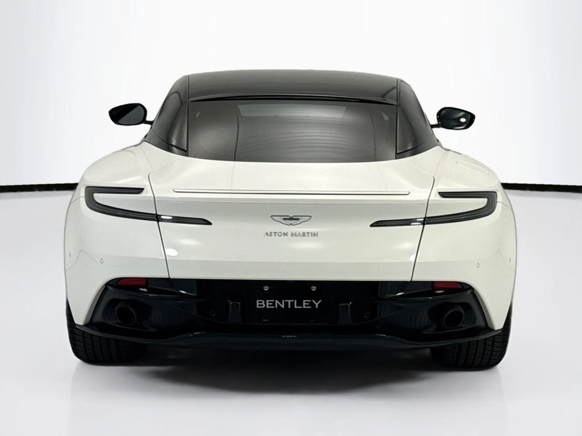mph005_2126484894_used_2018_aston_martin_db11_v12coupe_8119_23017514_6_1024_07e16c893f