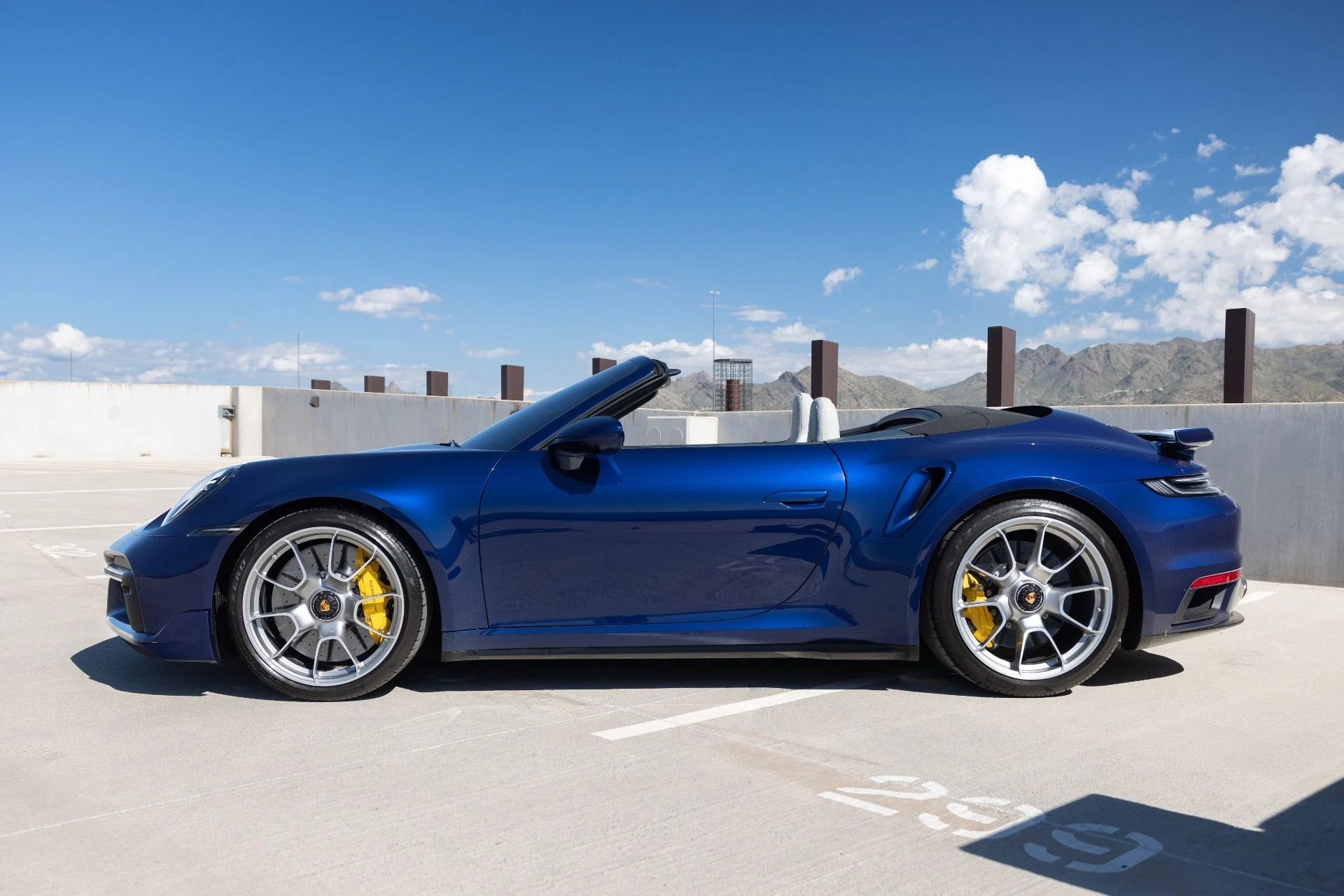 mph005_2127513819_Used_2023_Porsche_911_Turbo_S_1792529936_2abd031ef9