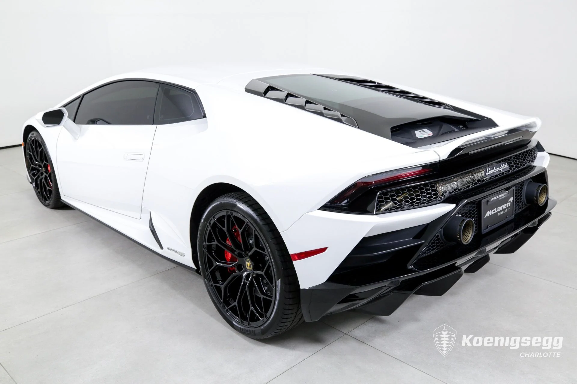mph005_2132972749_Used_2022_LAMBORGHINI_HURACAN_EVO_1720041211_542fc2d212