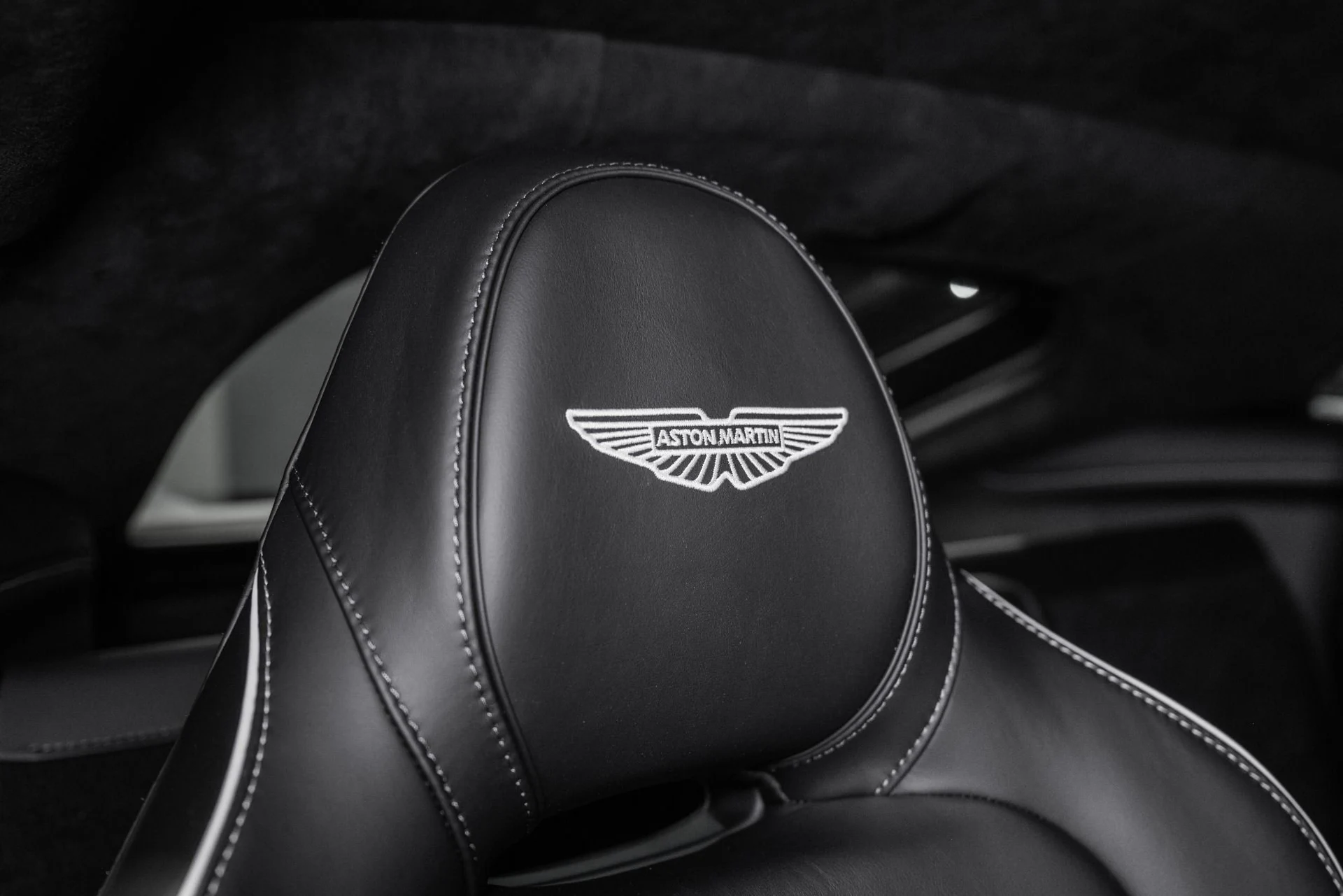 mph005_2133658910_New_2026_Aston_Martin_Vantage_S_1784733238_eaa0c72bb6