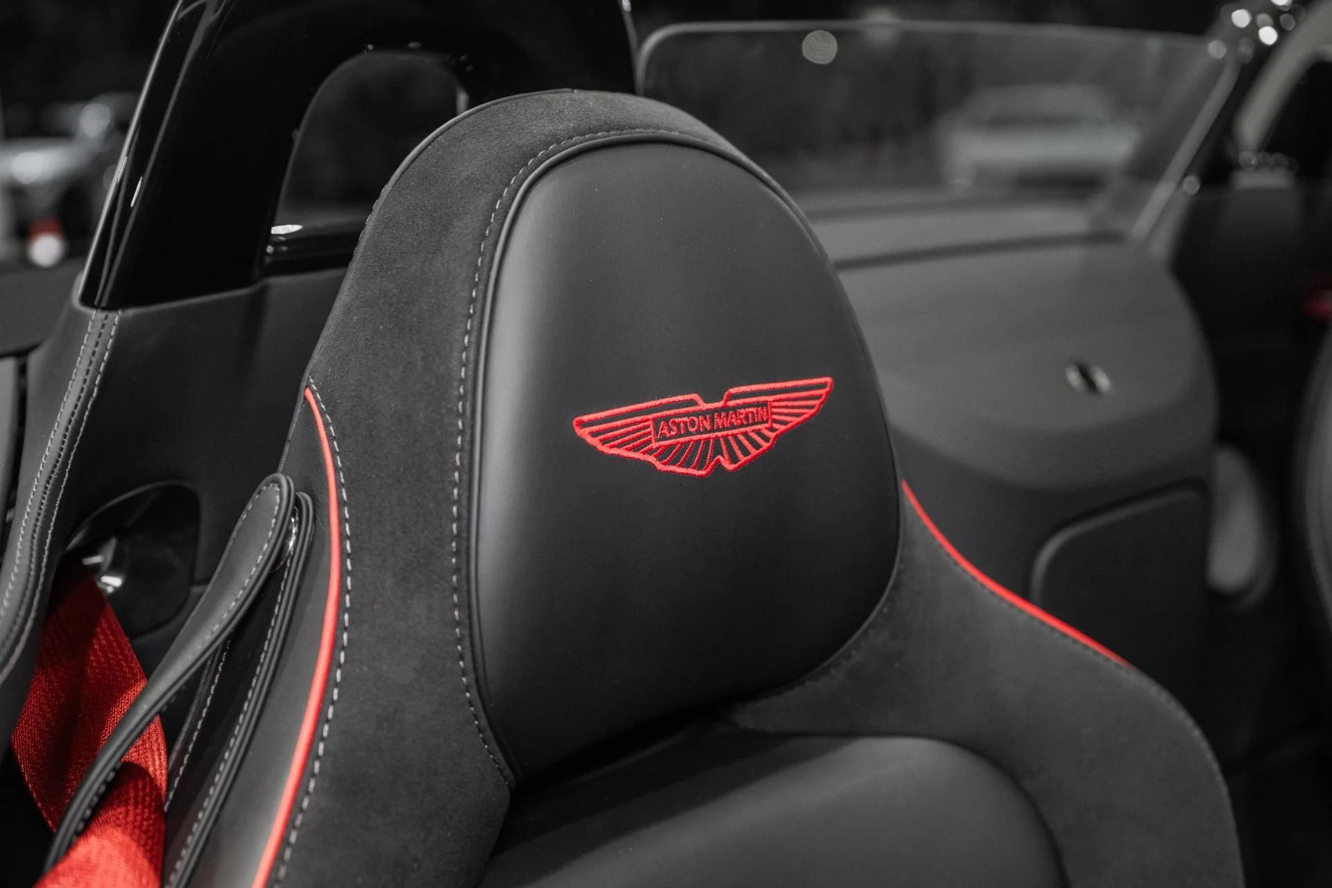 mph005_2138372086_New_2026_Aston_Martin_Vantage_S_Roadster_1784732743_c14ac49dfb