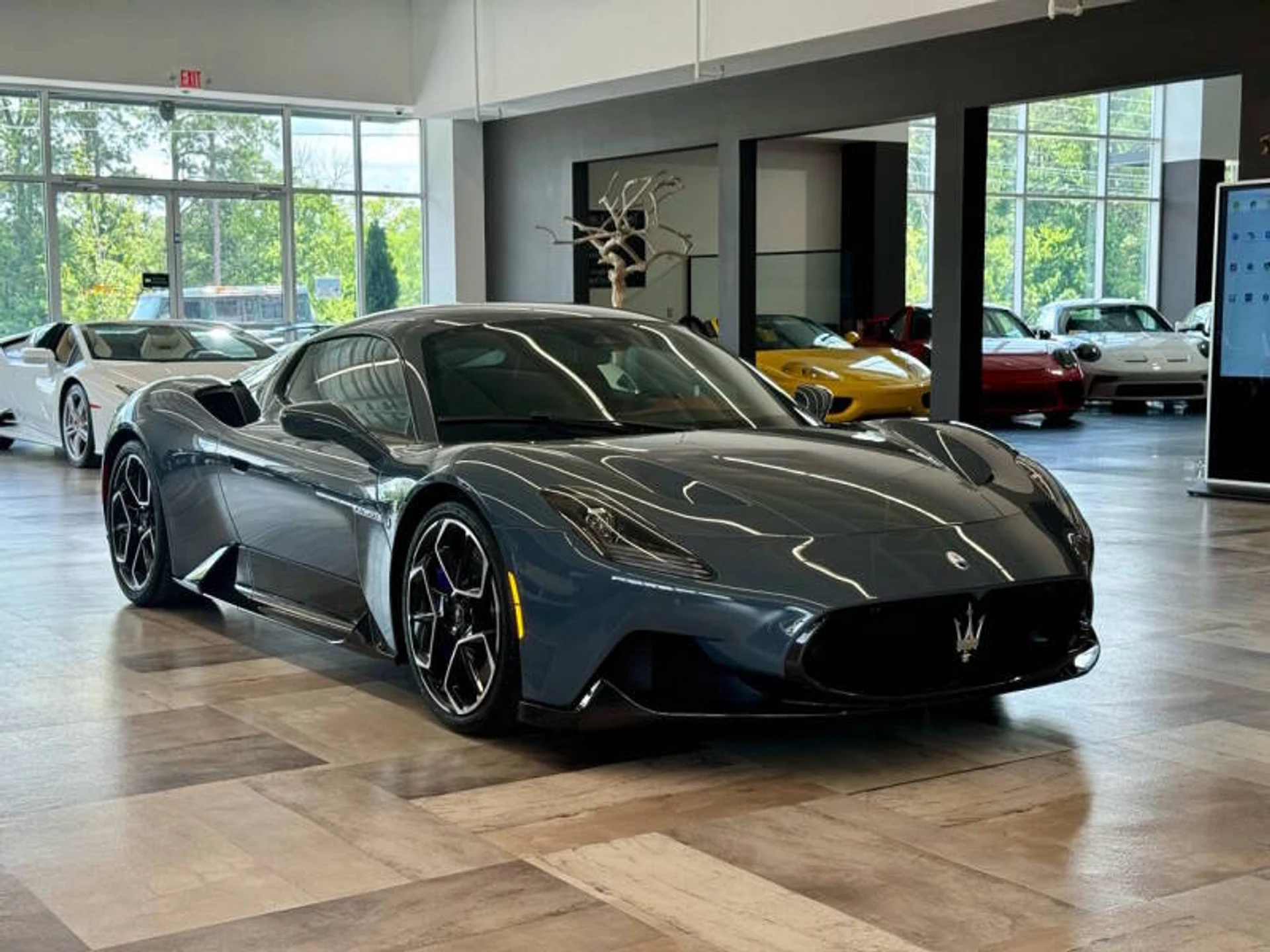 mph005_213986590_2023_maserati_mc20_base_2dr_coupe_0b79e2136c