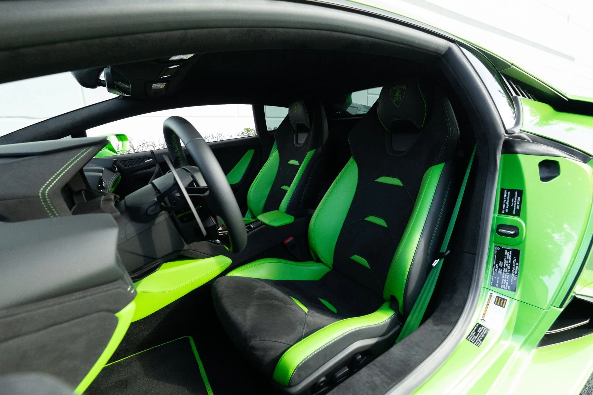 mph005_2145406655_Used_2023_Lamborghini_Huracan_Tecnica_1761058582_a9bafd3058