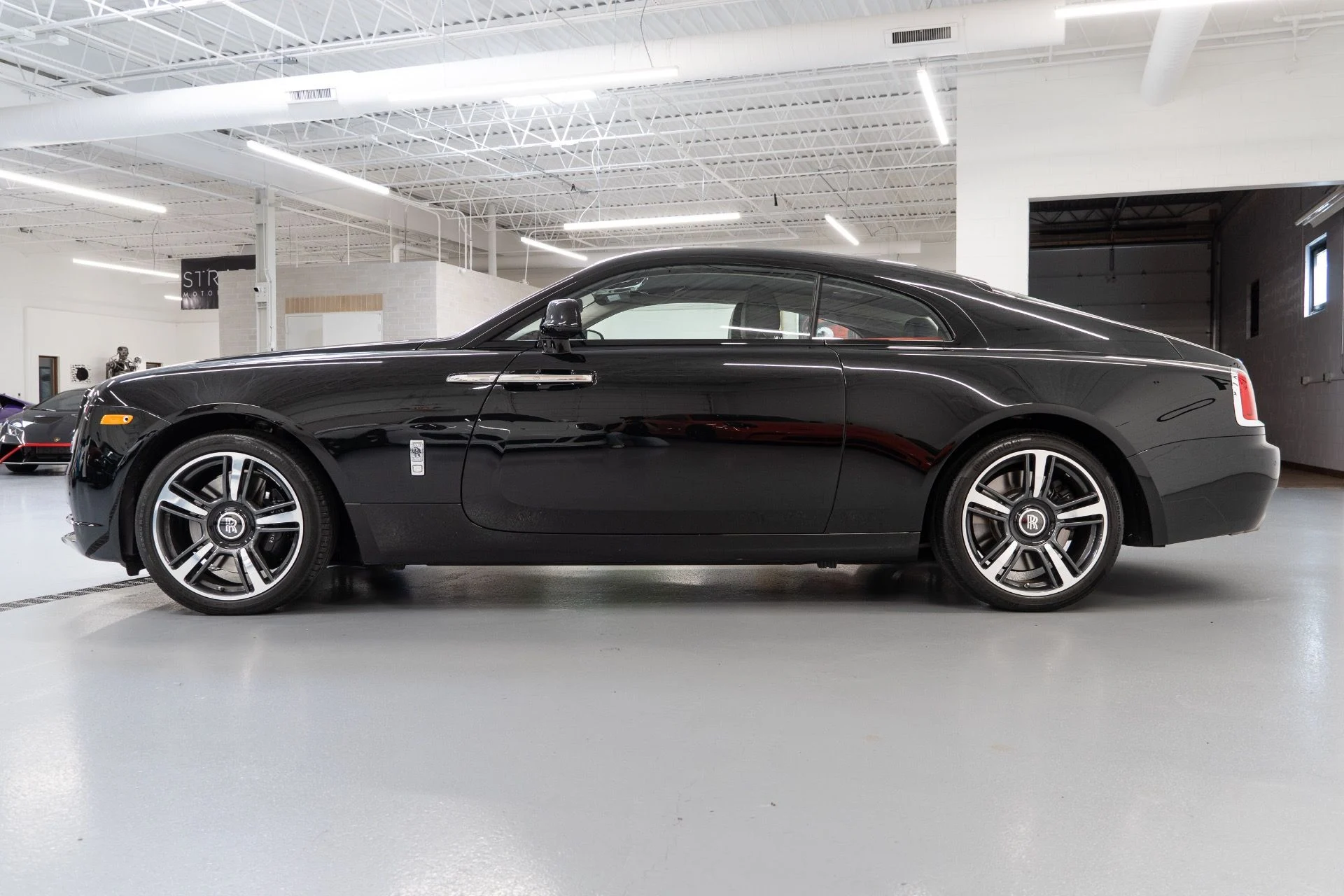 mph005_2151896147_Used_2017_Rolls_Royce_Wraith_1760029536_a4b3080439