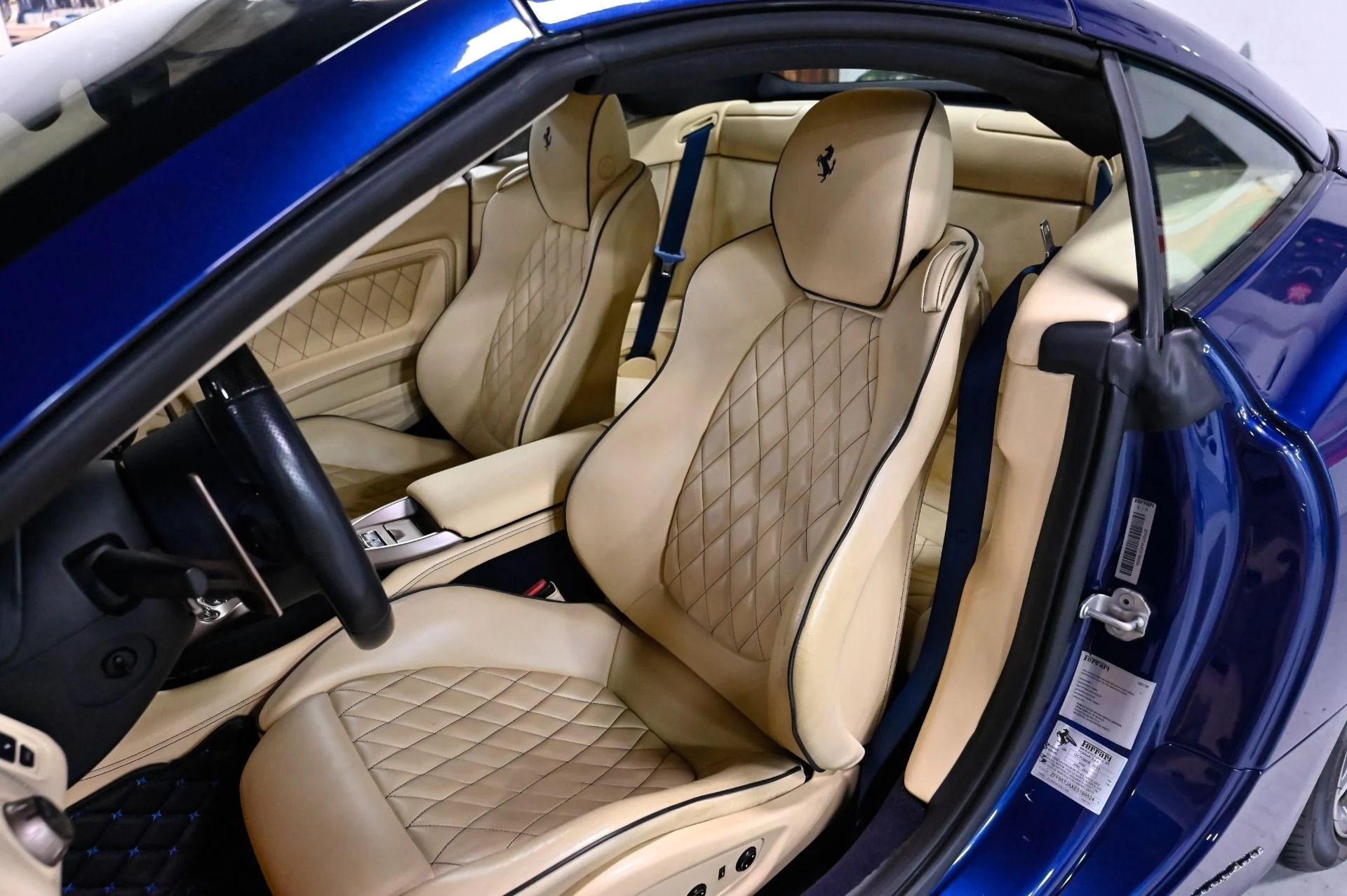 mph005_2162750337_Used_2014_Ferrari_California_1793285288_4aa0135899