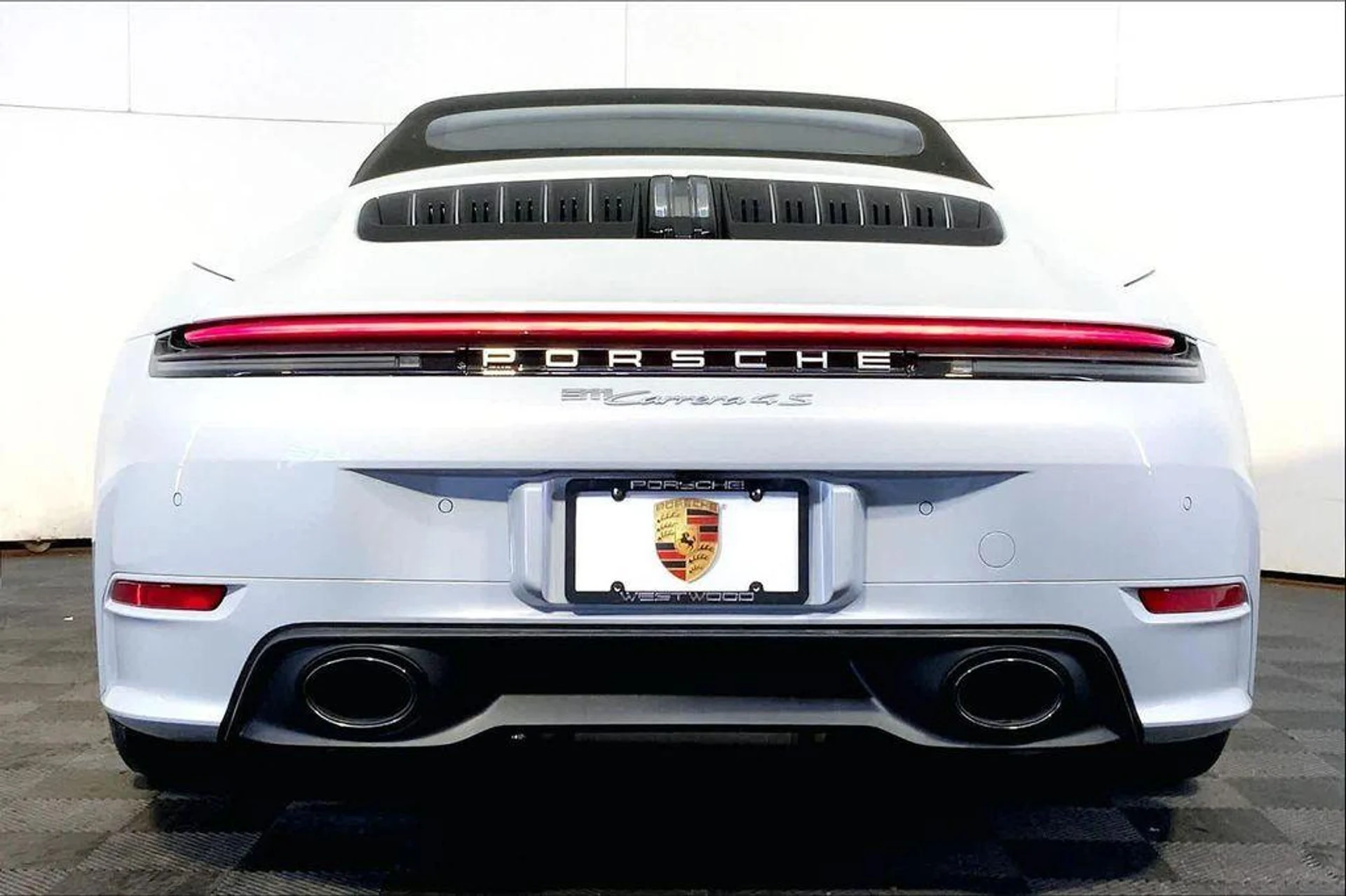 mph005_2165372944_Vd4_I2_HMQAJ_4_Fex_Ylahrii_Lu_BL_Rg_c6eb37259e