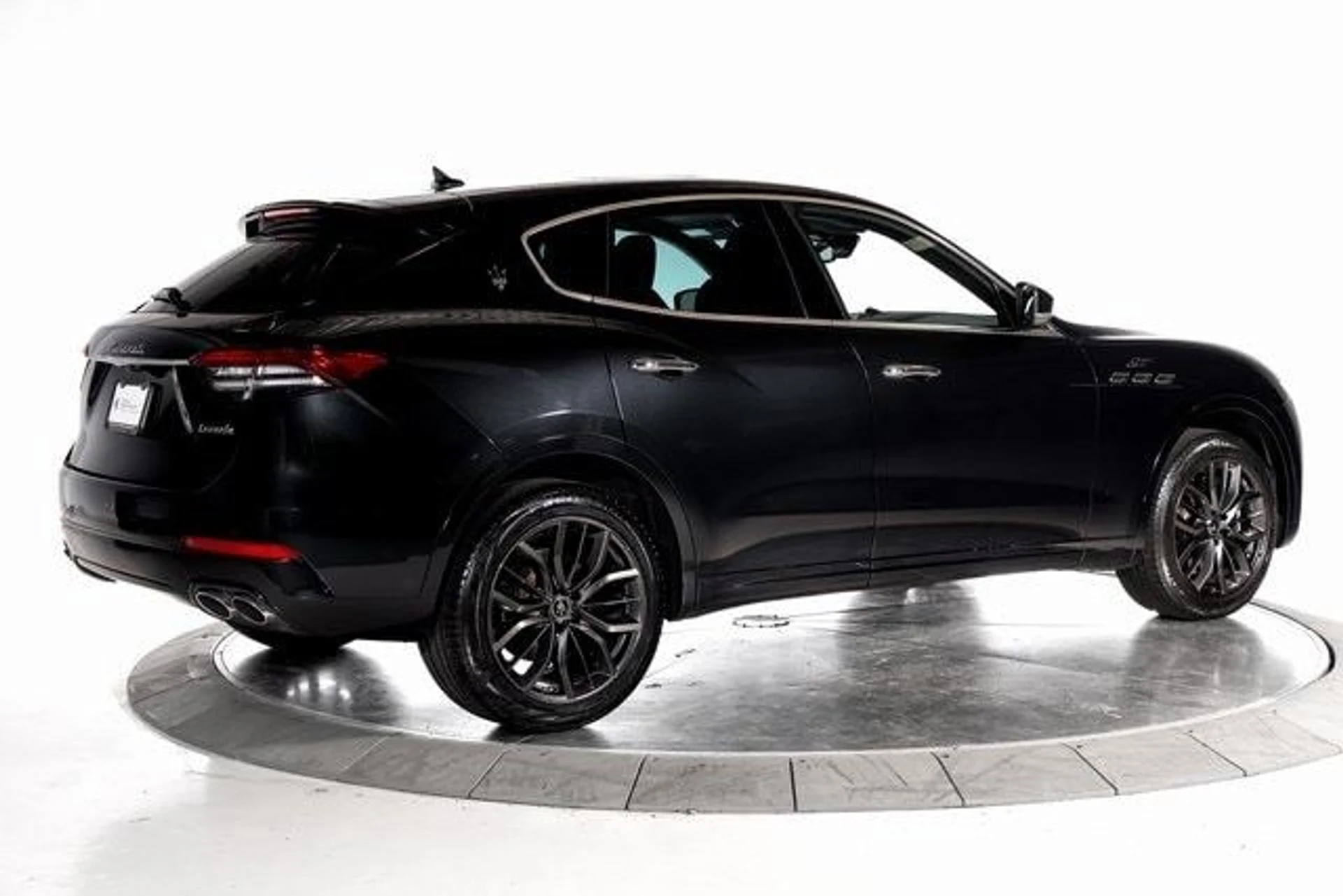 mph005_2166990198_aa9b2392d281dda846ccda34c4c0049ax_48cedff56b