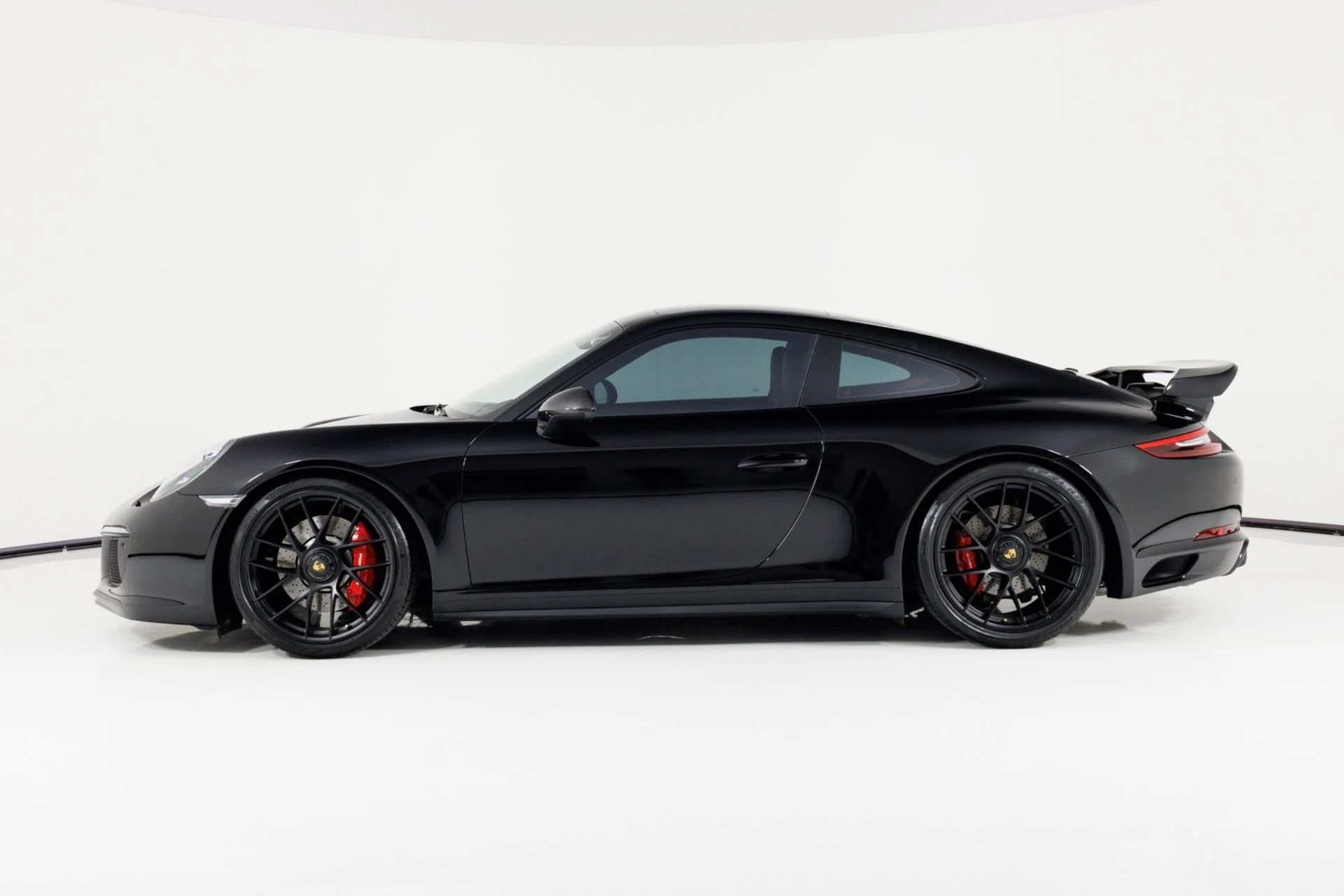 mph005_2174811236_Used_2017_Porsche_911_Carrera_GTS_1787861335_2cab0cb696