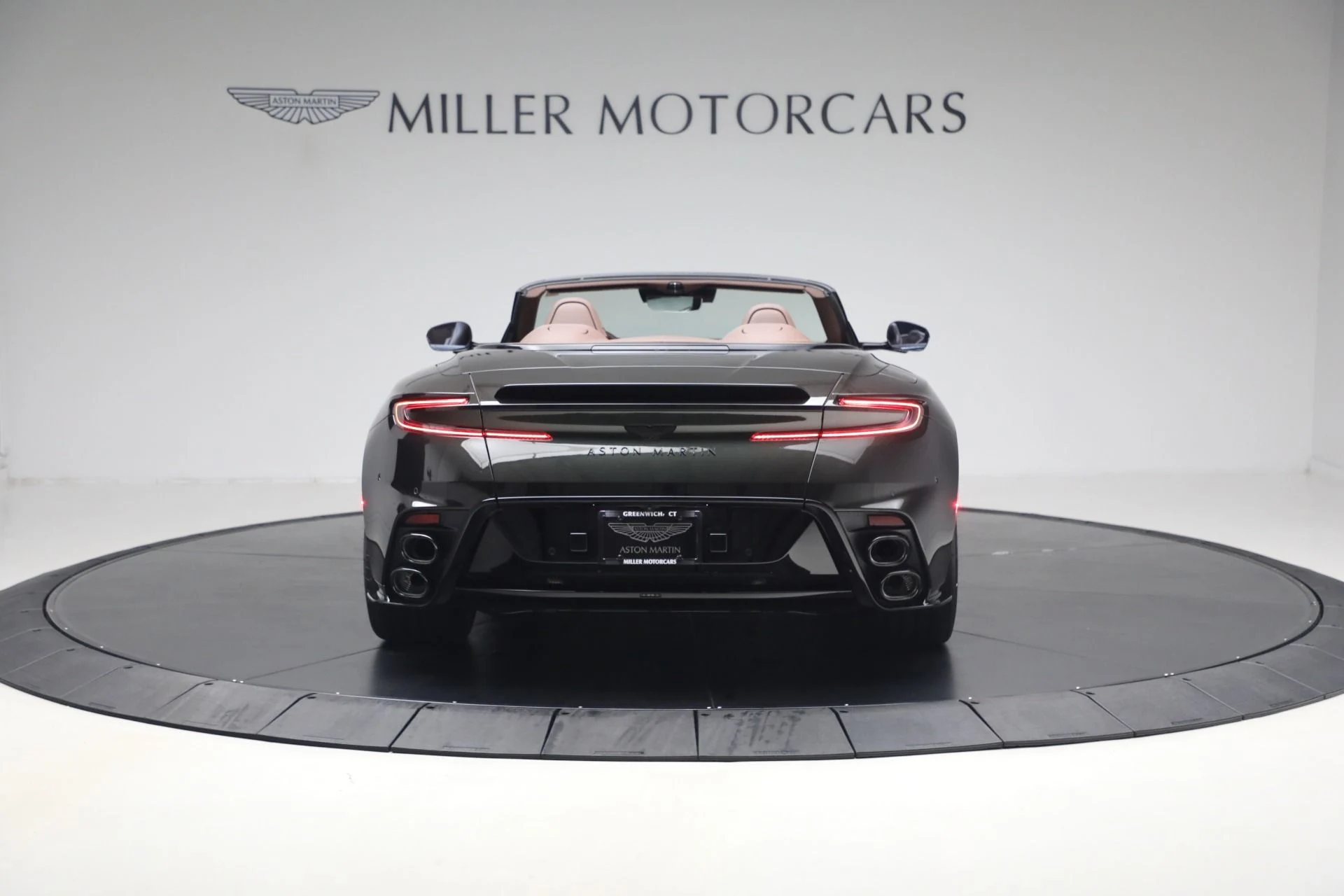 mph005_2180264063_New_2026_Aston_Martin_DB_12_S_Volante_1787328919_63b1df34db