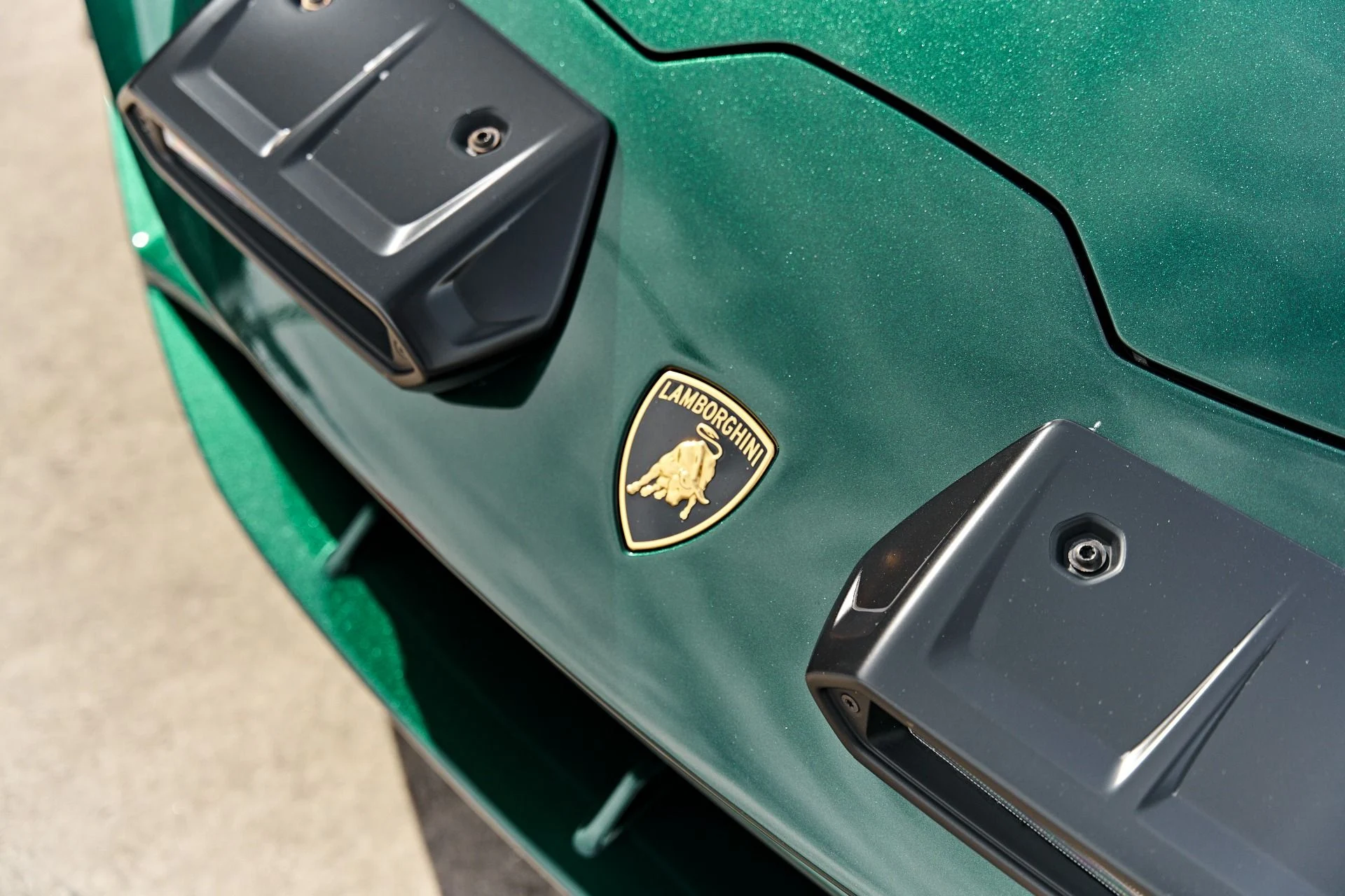 mph005_2181633402_Used_2024_Lamborghini_Huracan_Sterrato_Base_1790364959_de30d03d82