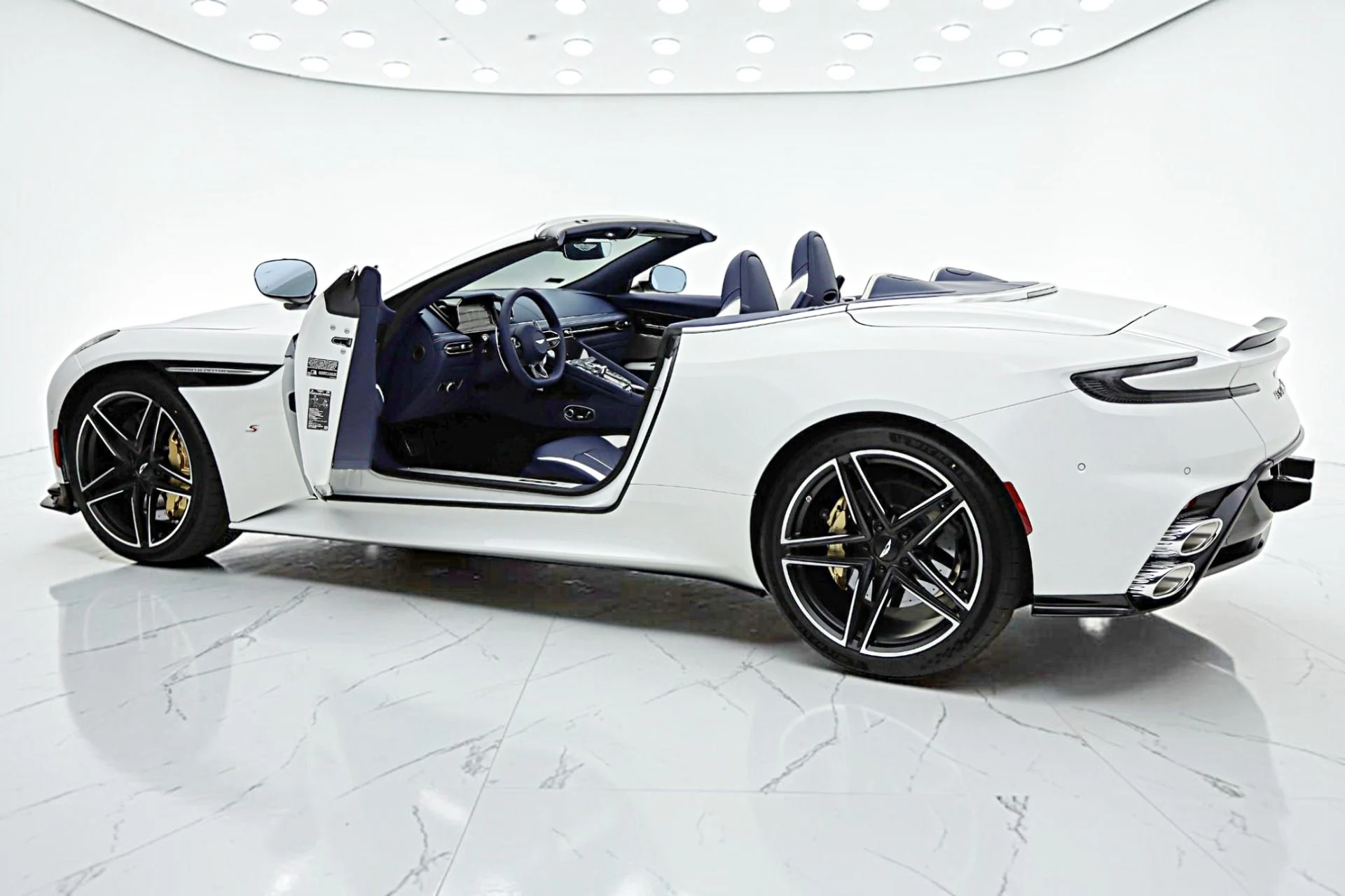 mph005_2183477891_New_2026_Aston_Martin_DB_12_S_Volante_56dc5522b6