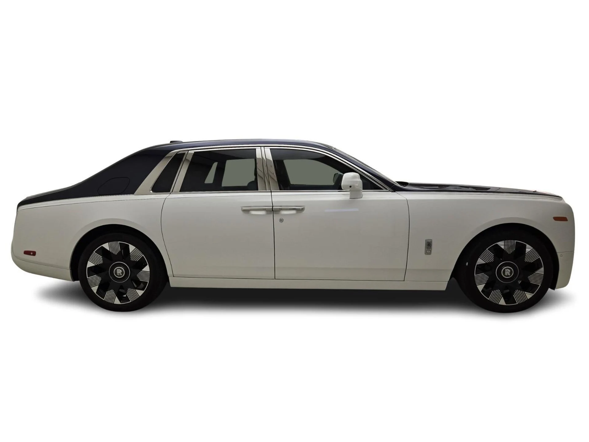 mph005_2185233267_Used_2023_Rolls_Royce_Phantom_1755413472_3141cc5f94