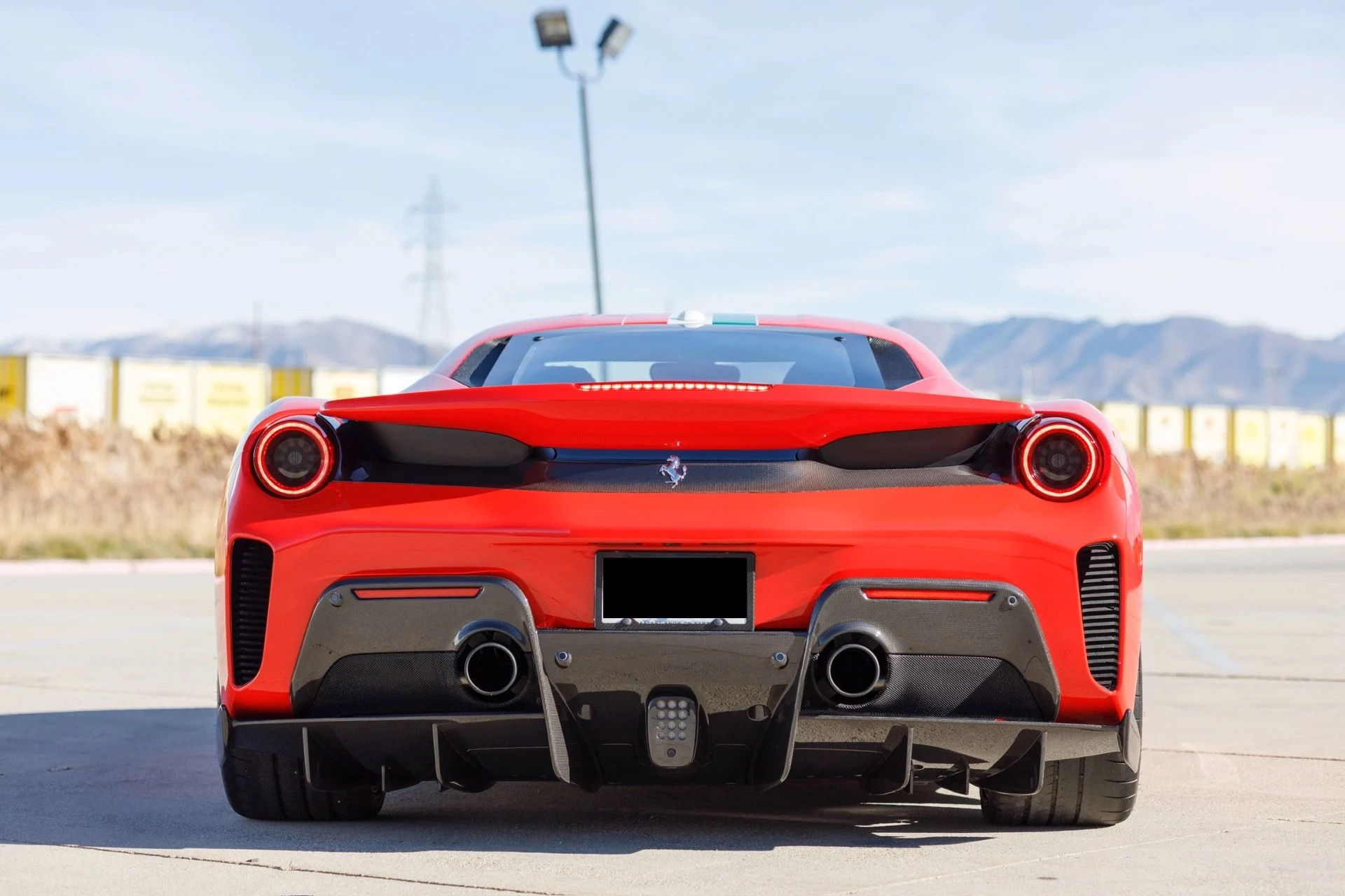 mph005_2186421269_Used_2020_Ferrari_488_Pista_1765914948_3aafc859be