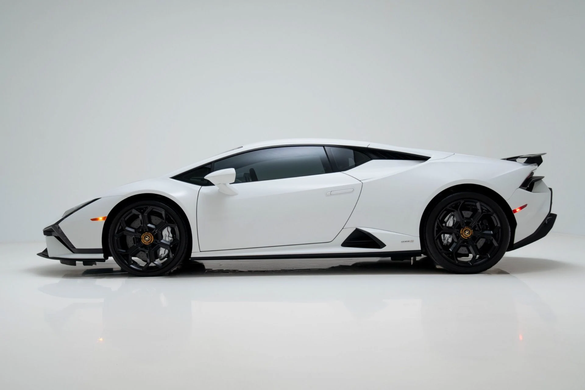 mph005_2187521297_Used_2023_Lamborghini_Huracan_Tecnica_1781822992_2a212098e6