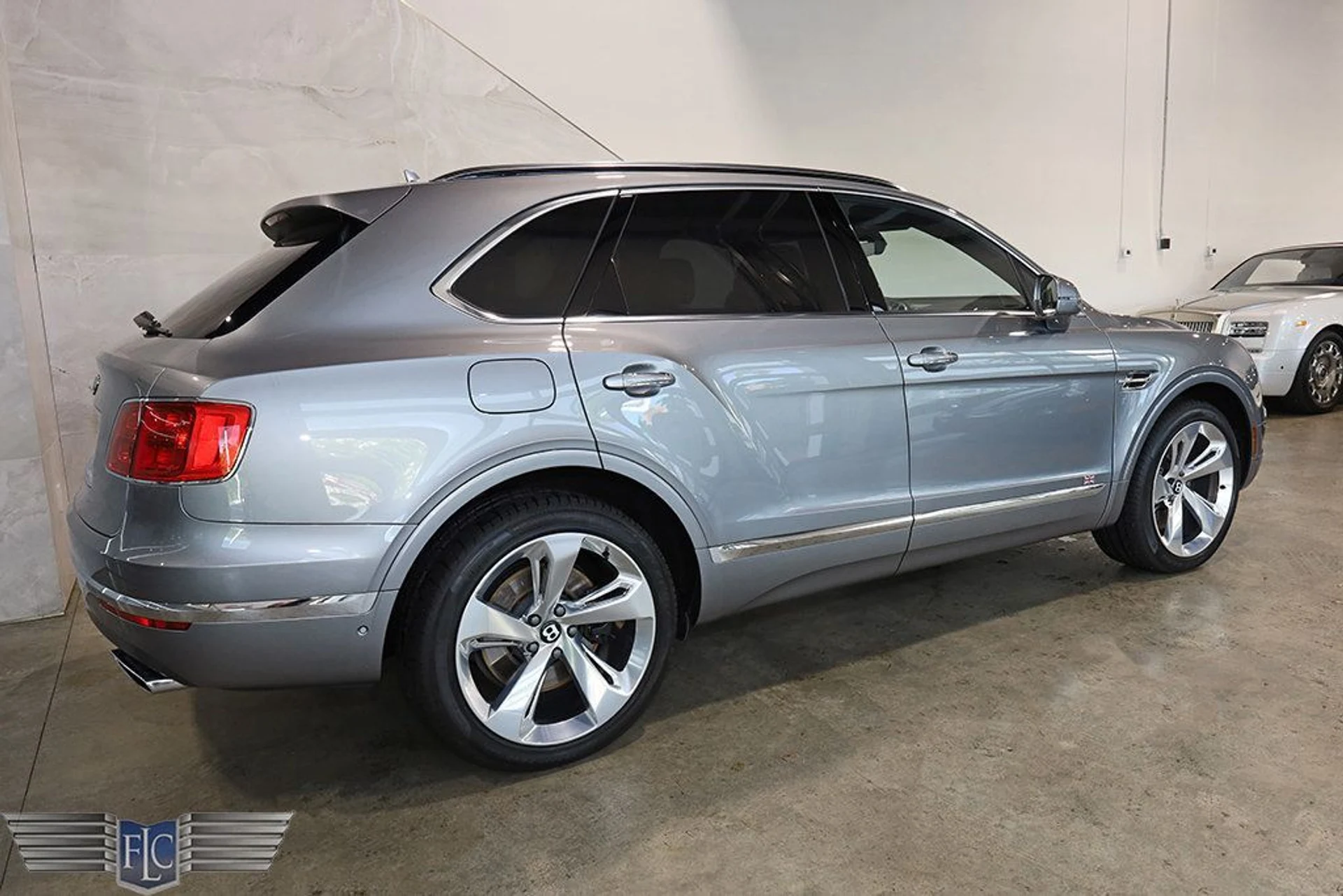 mph005_2196646073_used_2018_bentley_bentayga_onyxeditionawd_9689_22935440_6_1024_dcce202f2b