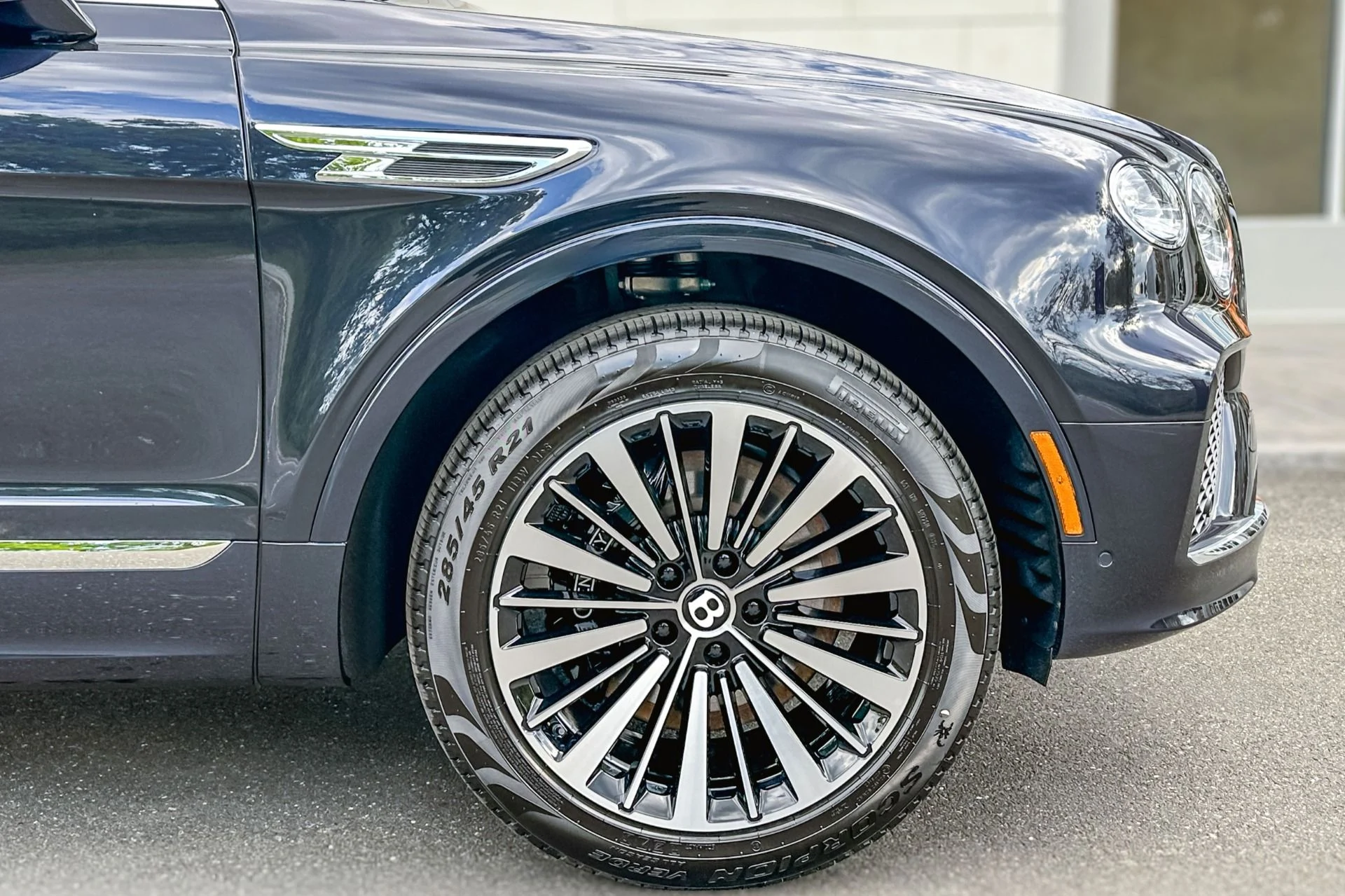 mph005_2202736409_New_2026_Bentley_Bentayga_1779111401_a005fd2290