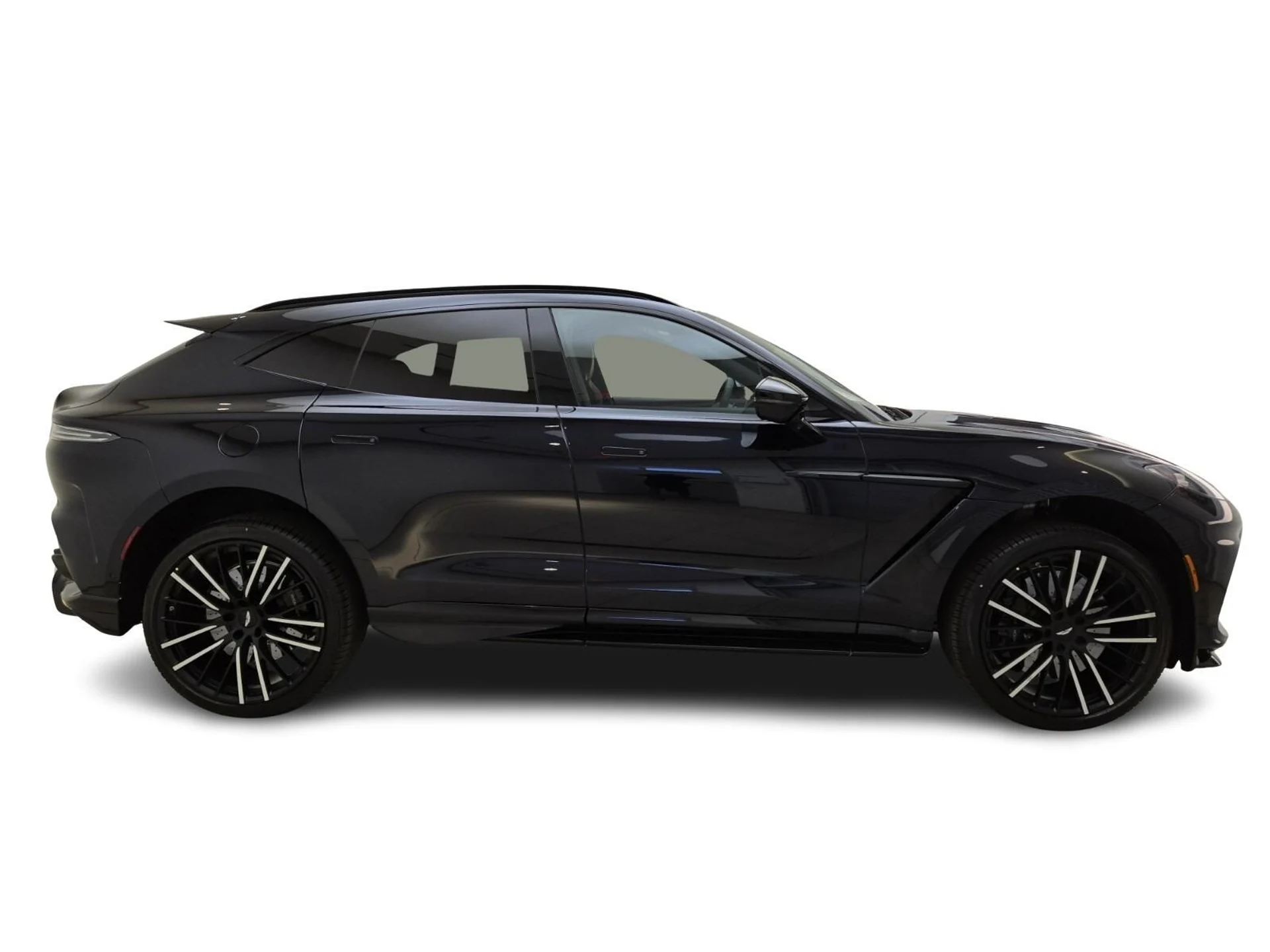mph005_220299675_New_2025_Aston_Martin_DBX_707_1753162607_515b4f1353