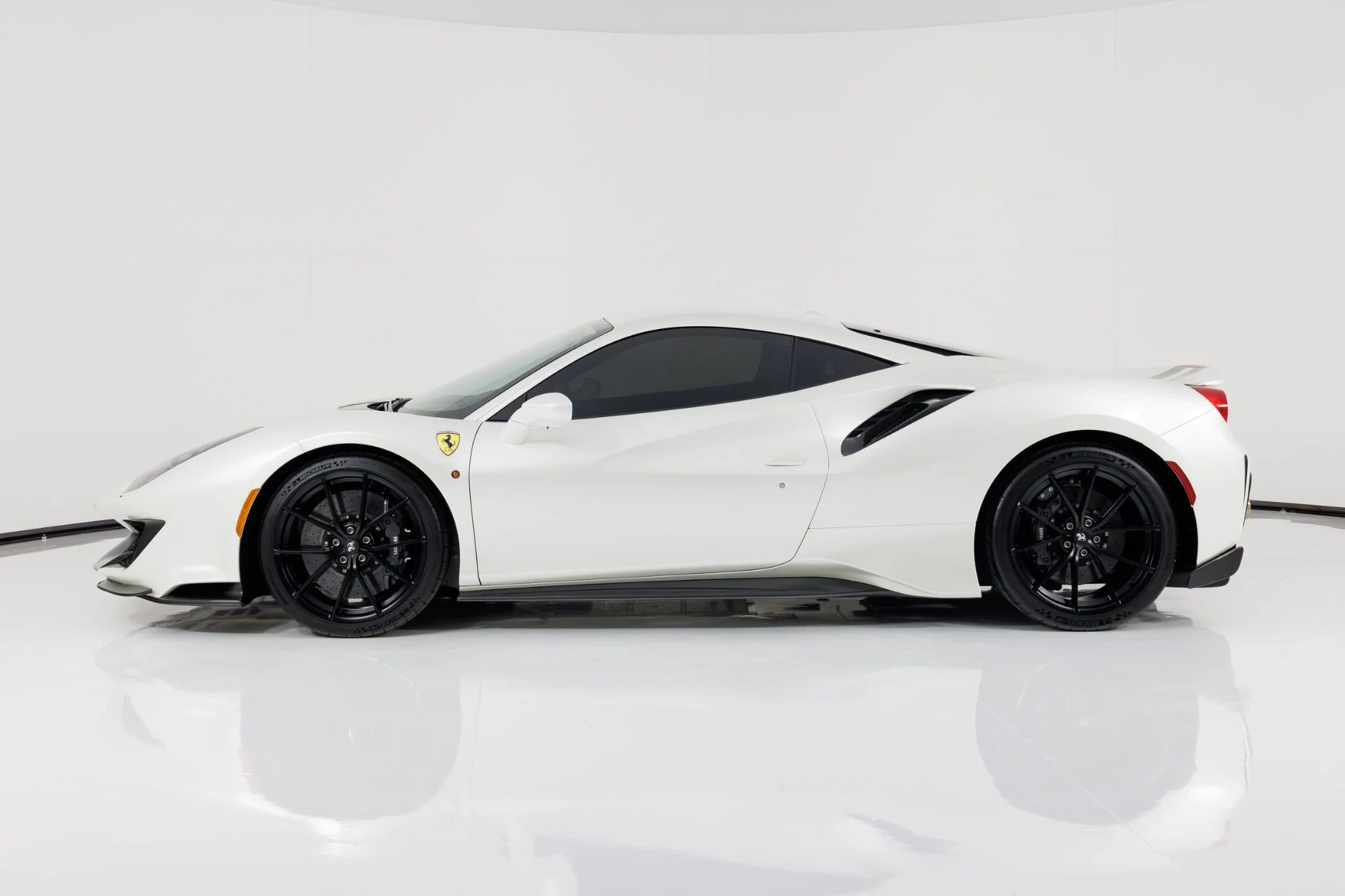 mph005_2208626234_Used_2020_Ferrari_488_Pista_1771886474_1c8b6f766d