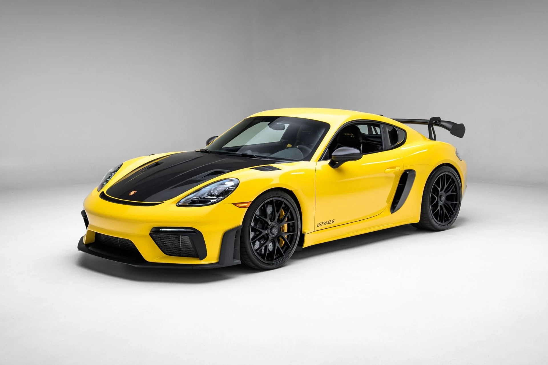 mph005_2209024452_Used_2024_Porsche_718_Cayman_GT_4_RS_1775511445_8a4943979c