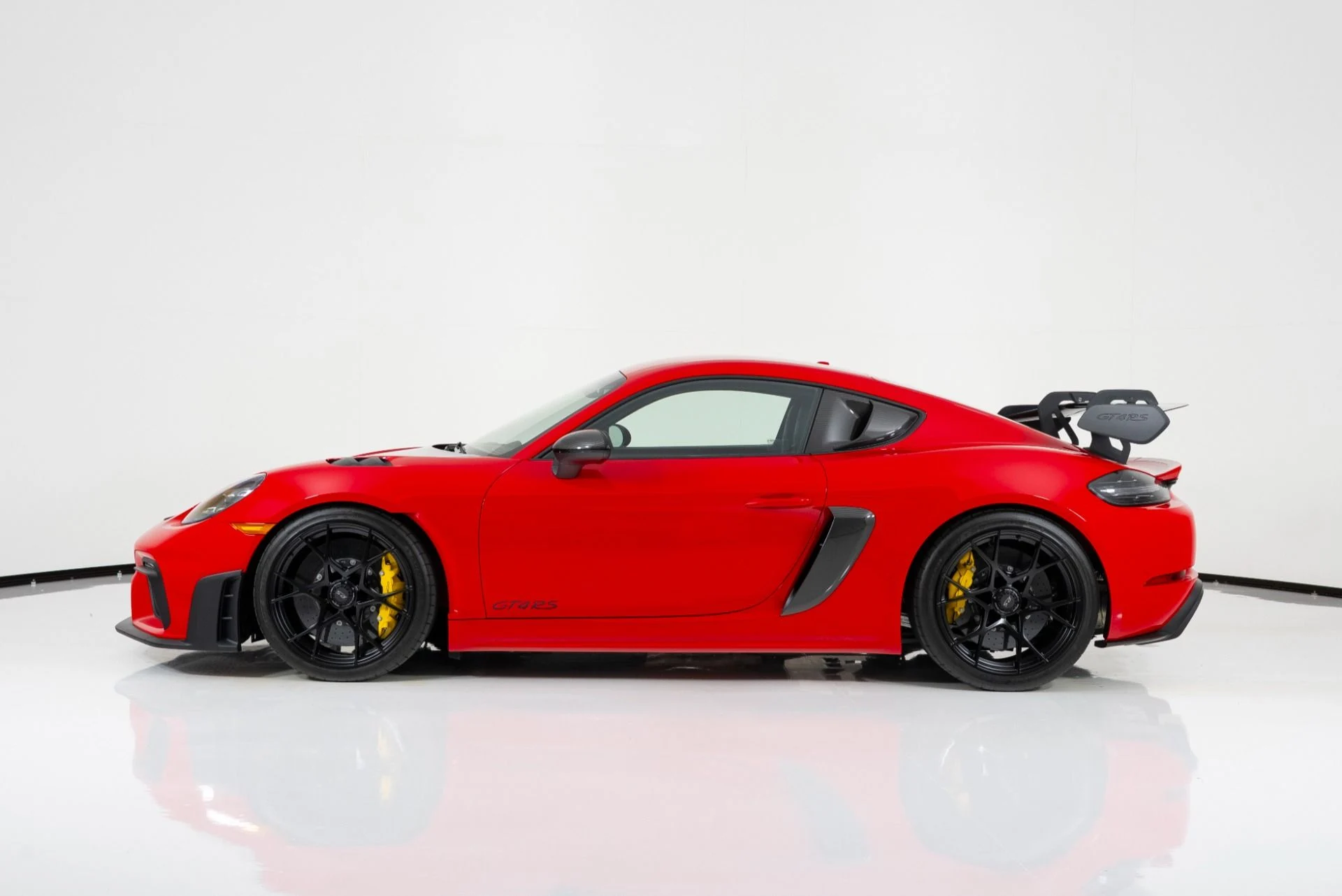 mph005_2210942198_Used_2024_Porsche_718_Cayman_GT_4_RS_1750205654_4c935fd98c