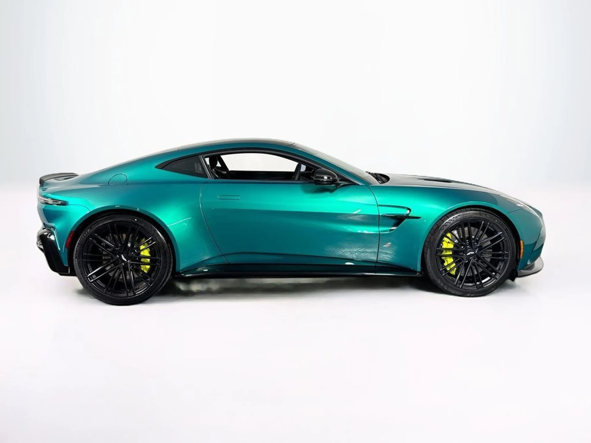 mph005_2215074417_new_2026_aston_martin_vantage_scoupe_11350_23067124_6_1024_a07cb15d13