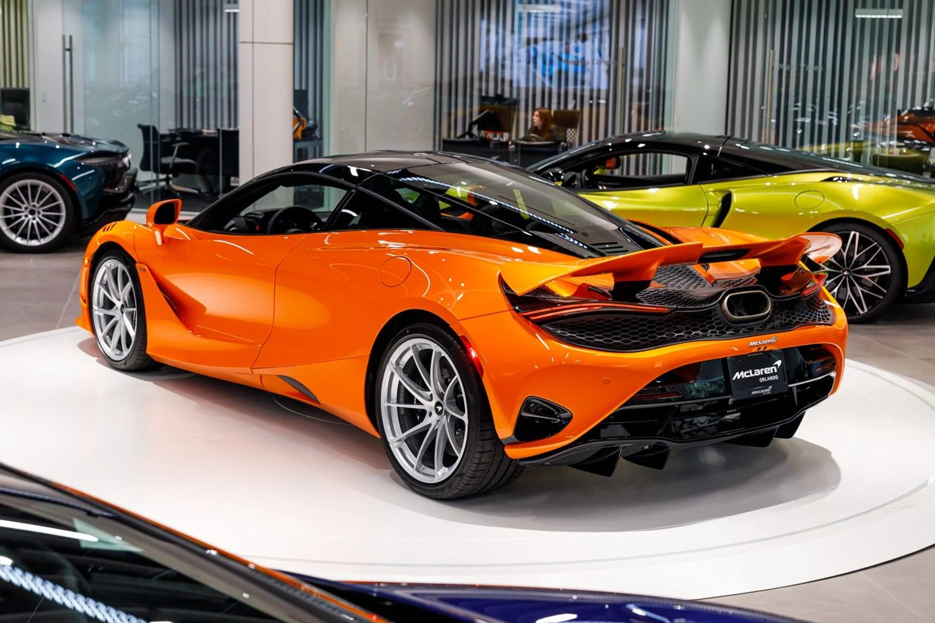 mph005_2215504686_612_p6_l_0a75e03500