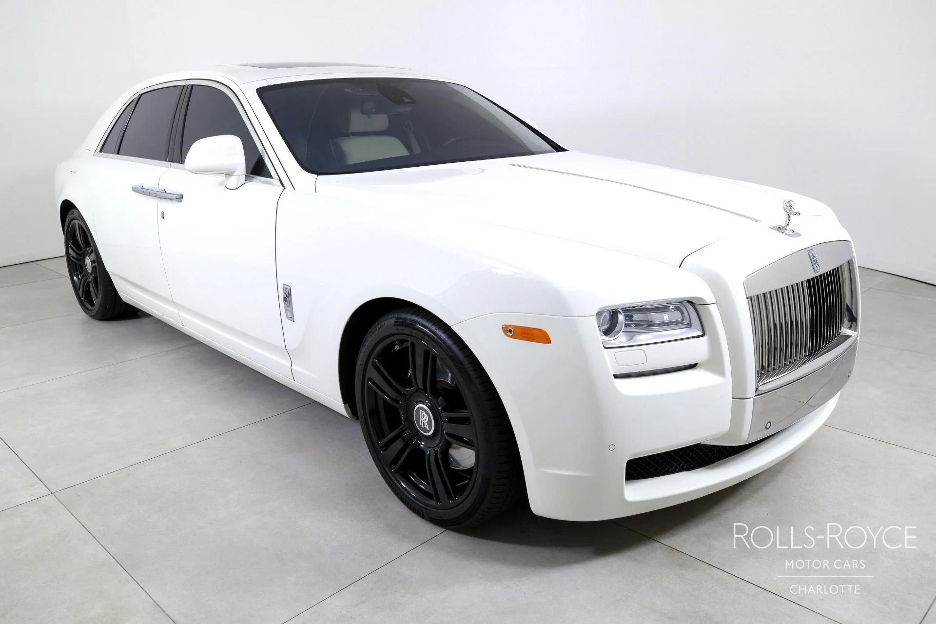 mph005_2223785279_Used_2012_Rolls_Royce_Ghost_1754583804_ba77a10946